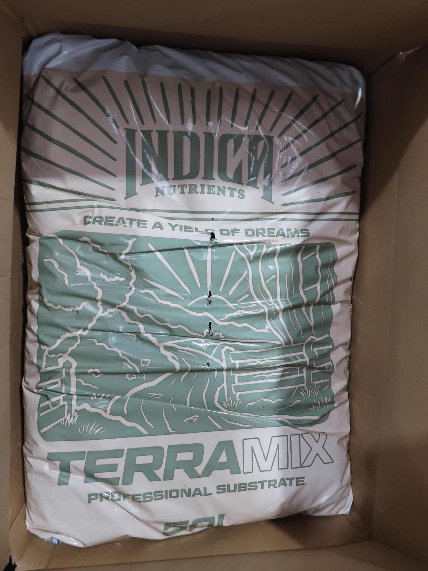 1x Coco natural growing canna coco 50L and 6x Indica nutrients terramix professional substrate 50L. - Image 4 of 4