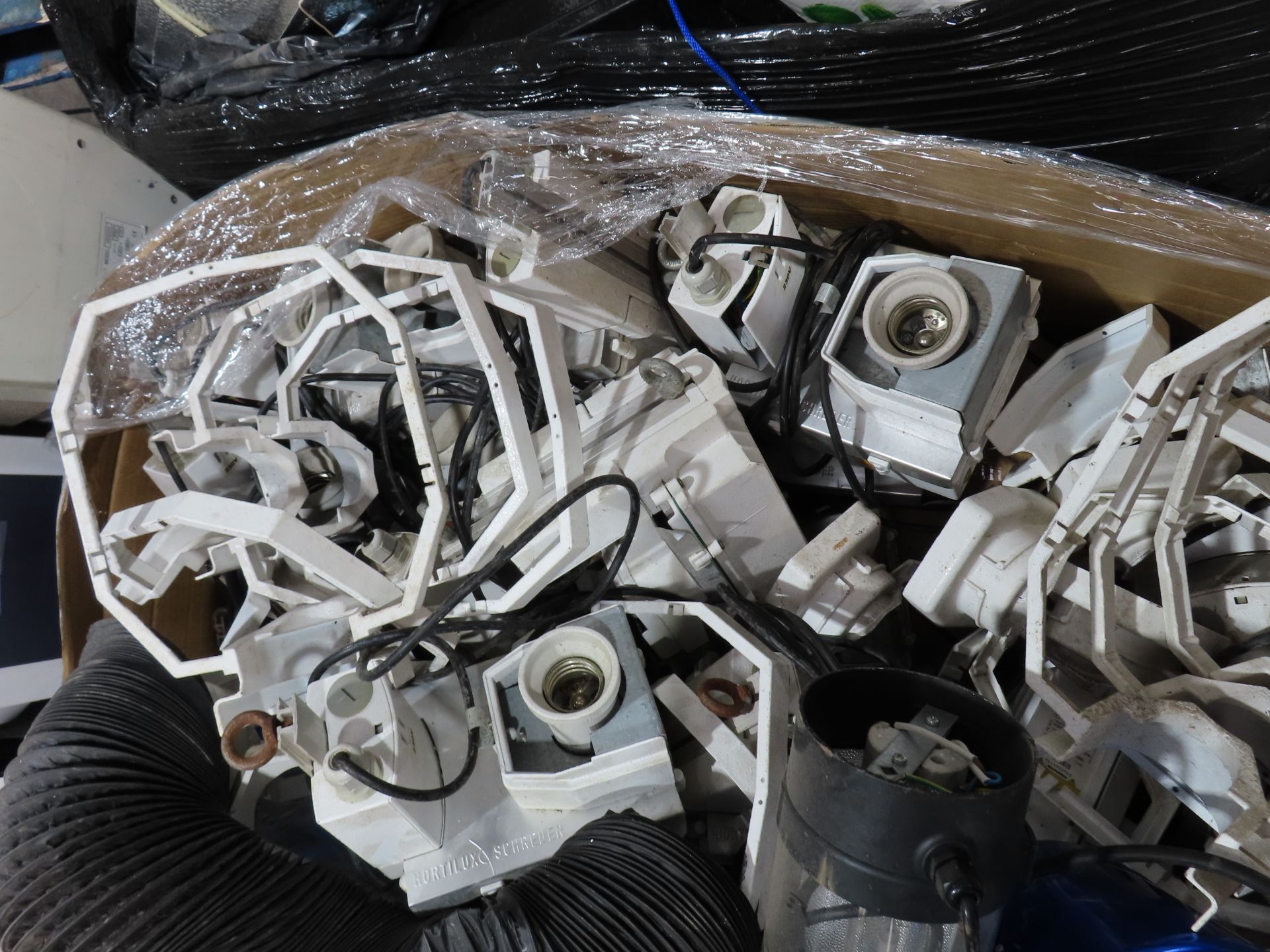 Pallet of timers and electrical lighting components - Image 16 of 16