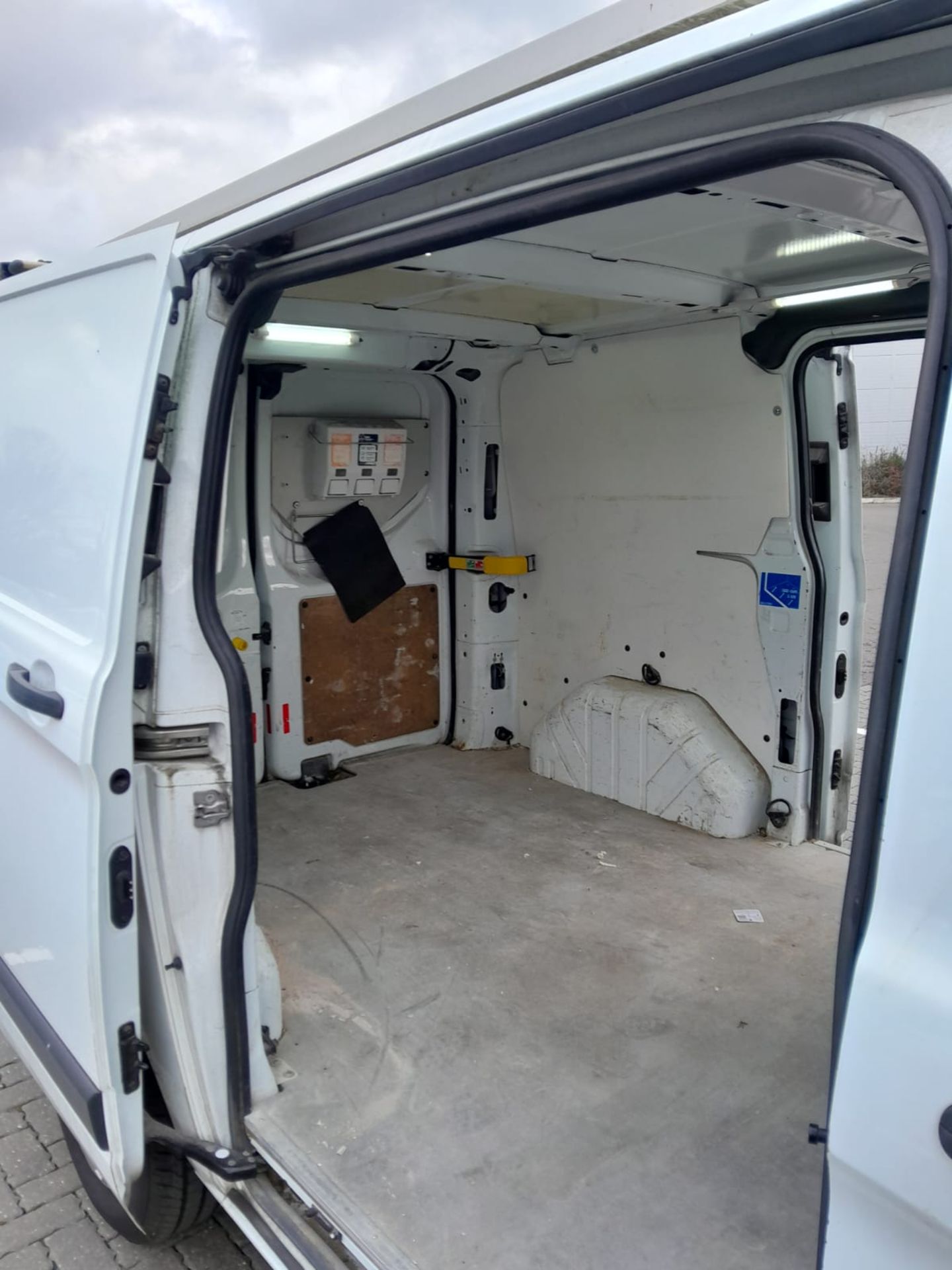 Ford Transit Custom 310 ] 2.2 TDCi Eco-Tech FWD panel van, registration LG15 SZT, odometer 157,560 - Image 13 of 42