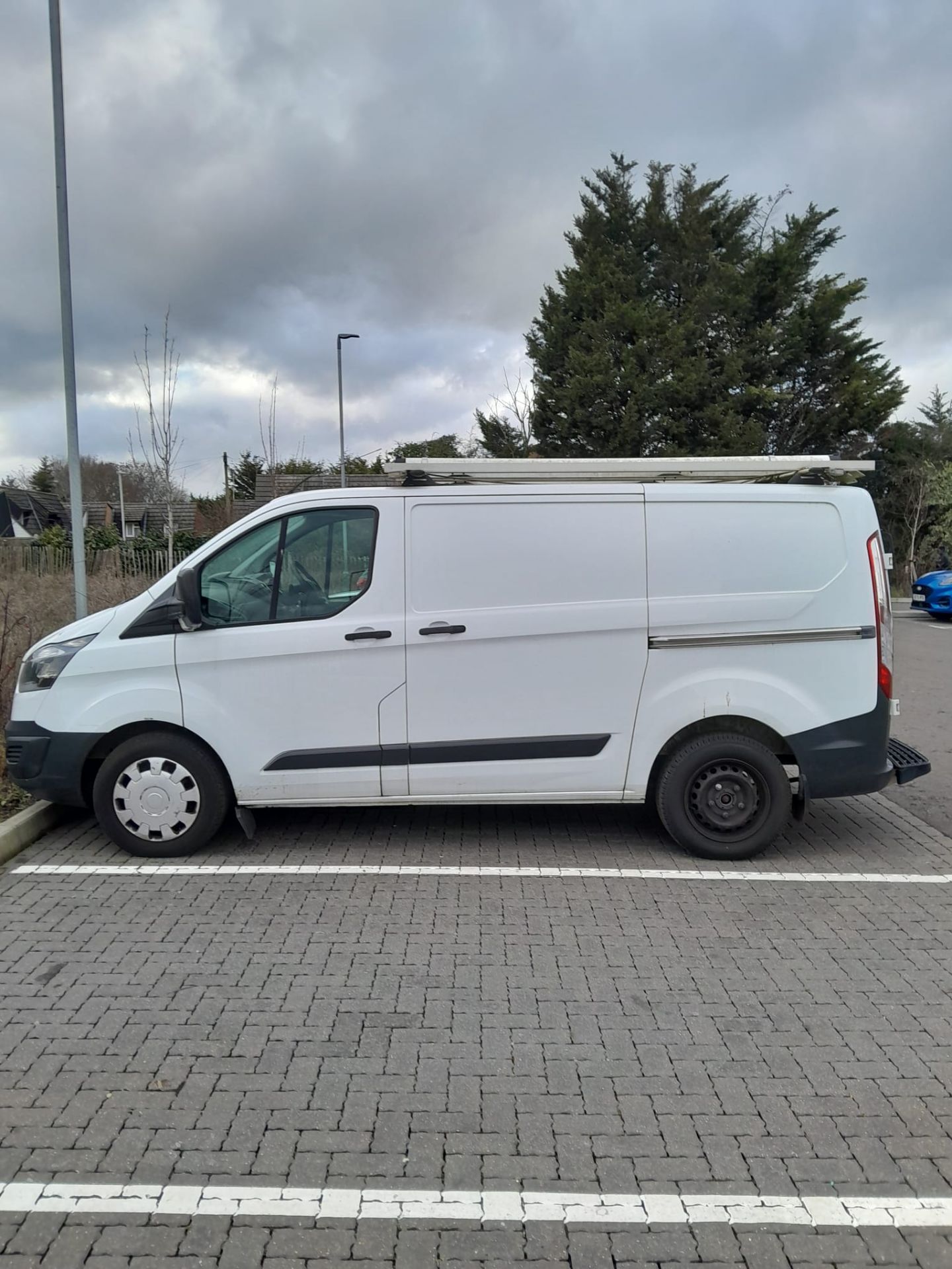 Ford Transit Custom 310 ] 2.2 TDCi Eco-Tech FWD panel van, registration LG15 SZT, odometer 157,560 - Image 4 of 42