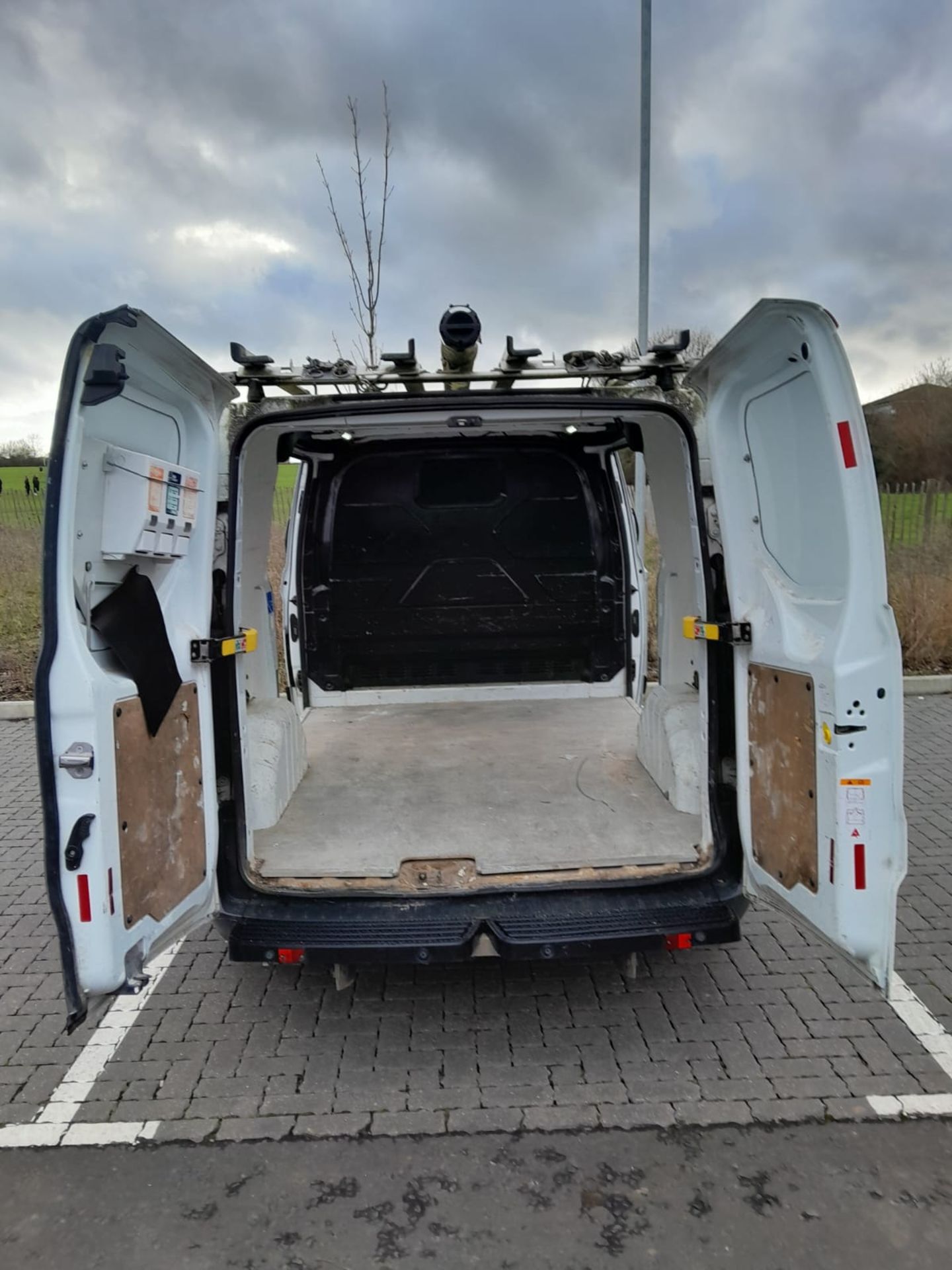 Ford Transit Custom 310 ] 2.2 TDCi Eco-Tech FWD panel van, registration LG15 SZT, odometer 157,560 - Image 9 of 42