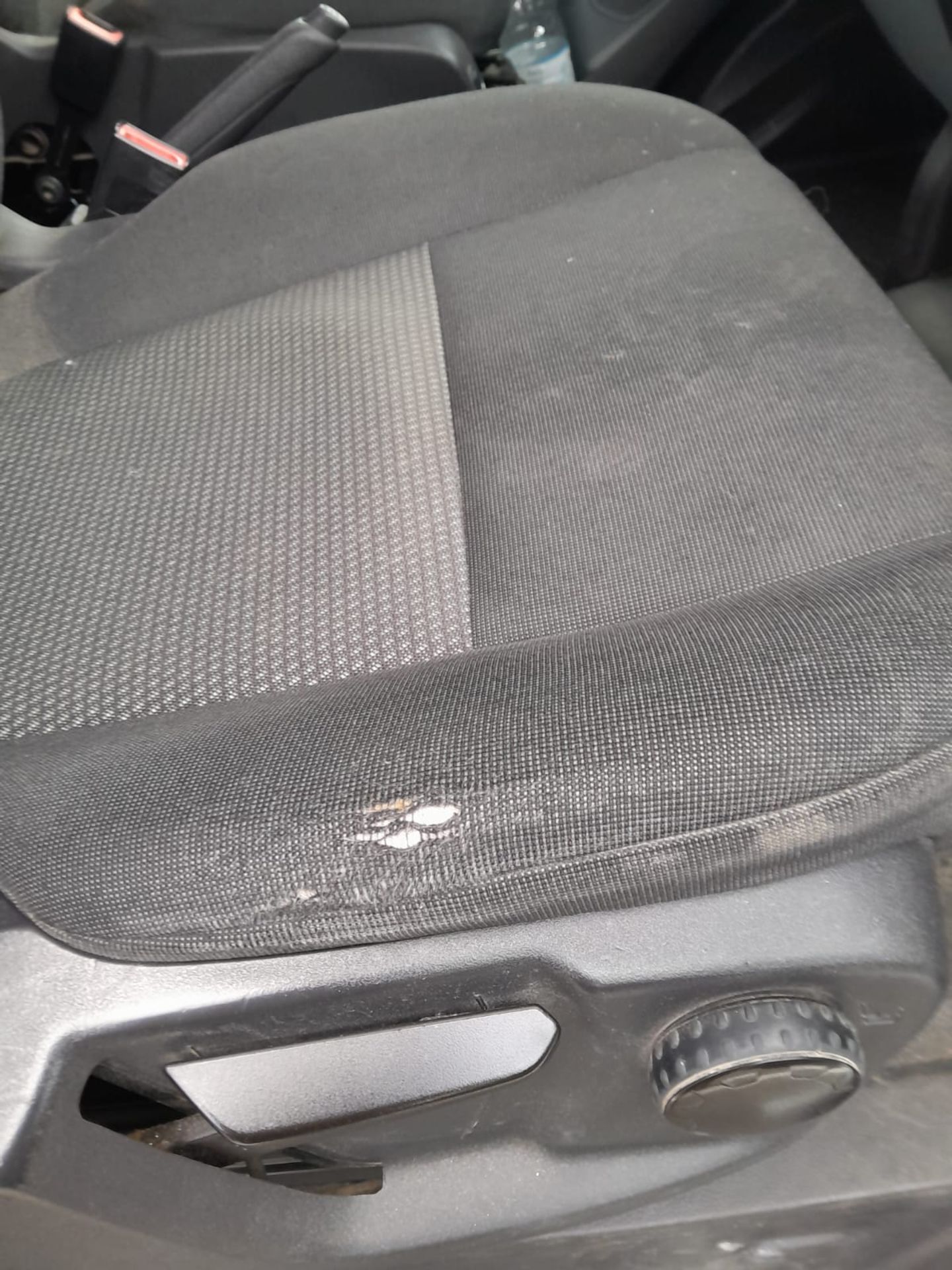 Ford Transit Custom 310 ] 2.2 TDCi Eco-Tech FWD panel van, registration LG15 SZT, odometer 157,560 - Image 18 of 42