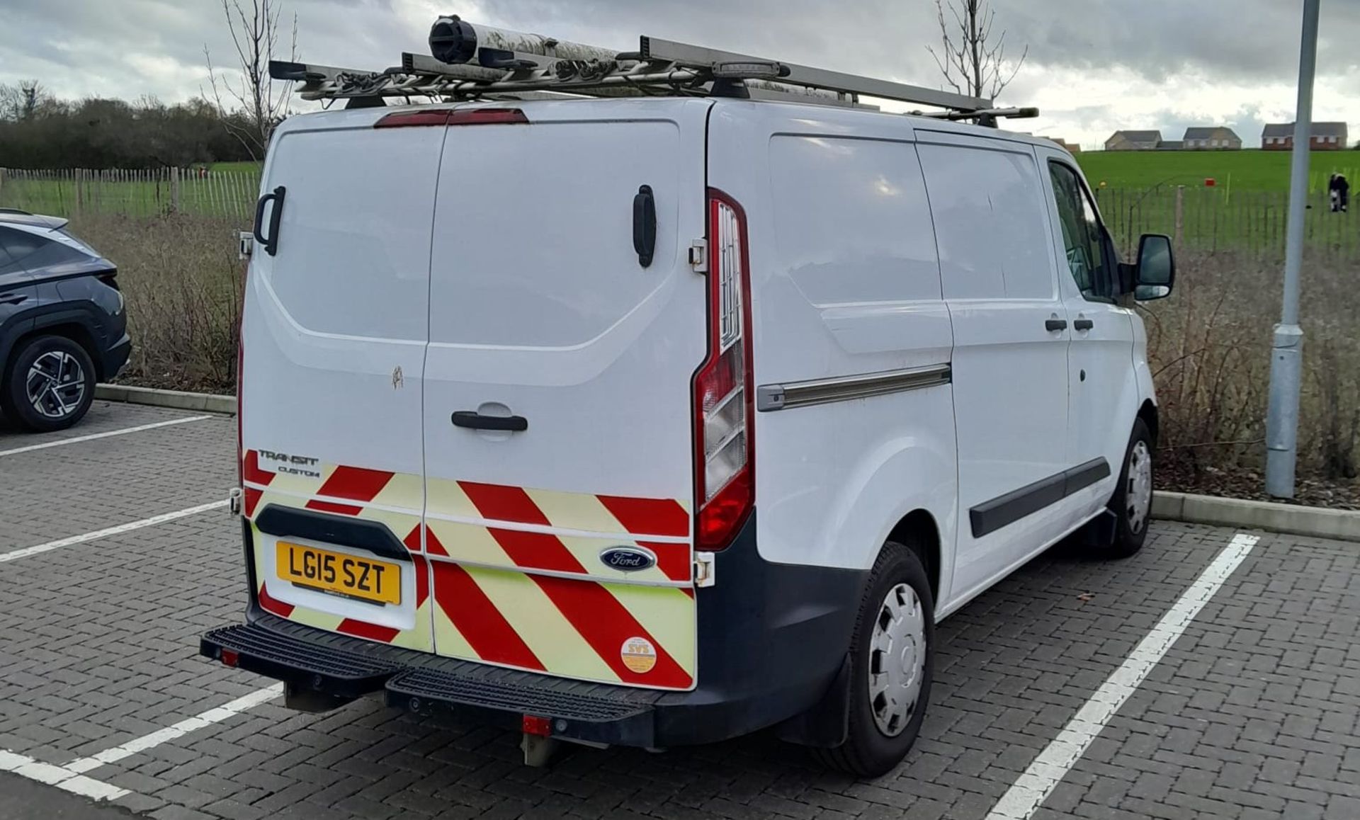 Ford Transit Custom 310 ] 2.2 TDCi Eco-Tech FWD panel van, registration LG15 SZT, odometer 157,560 - Image 7 of 42