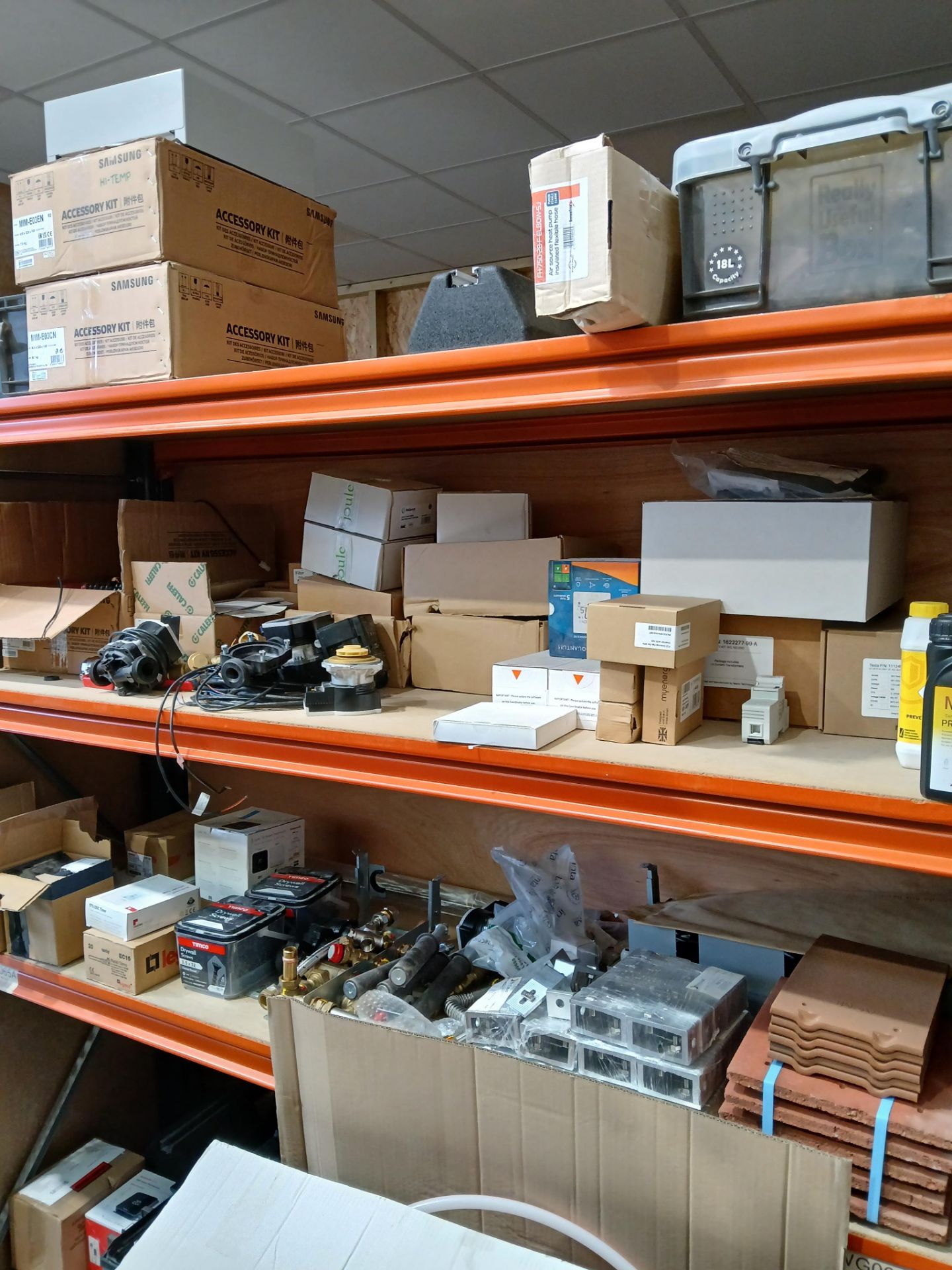 8x Bays of MFCALUX Boltless Shelving and Contents to include: Assortment of Roofing Components and - Image 25 of 27