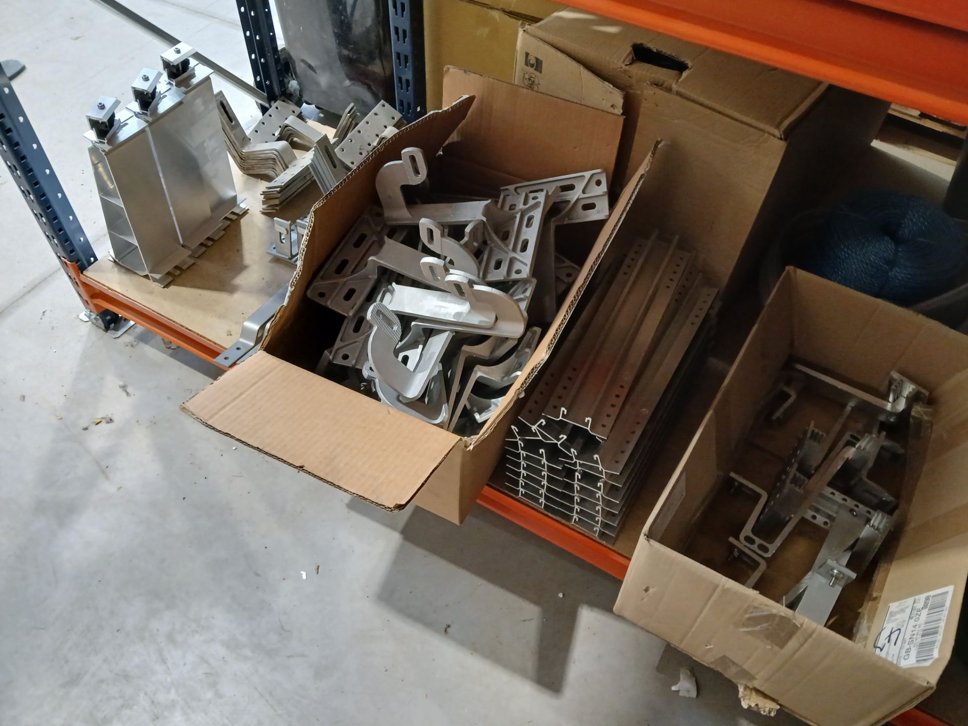 8x Bays of MFCALUX Boltless Shelving and Contents to include: Assortment of Roofing Components and - Image 5 of 27