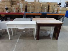 4x Desks/Dressing Tables