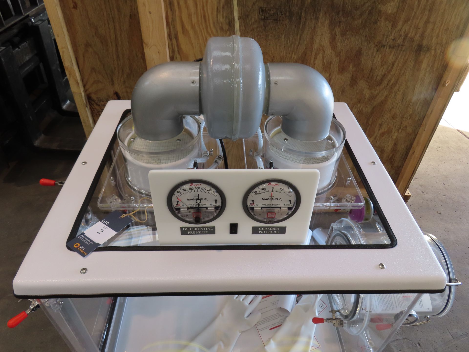 An Anerobic Chamber/Sealed Isolation Glove Box with airlock transfer chamber, dual pressure gauges, - Image 2 of 9