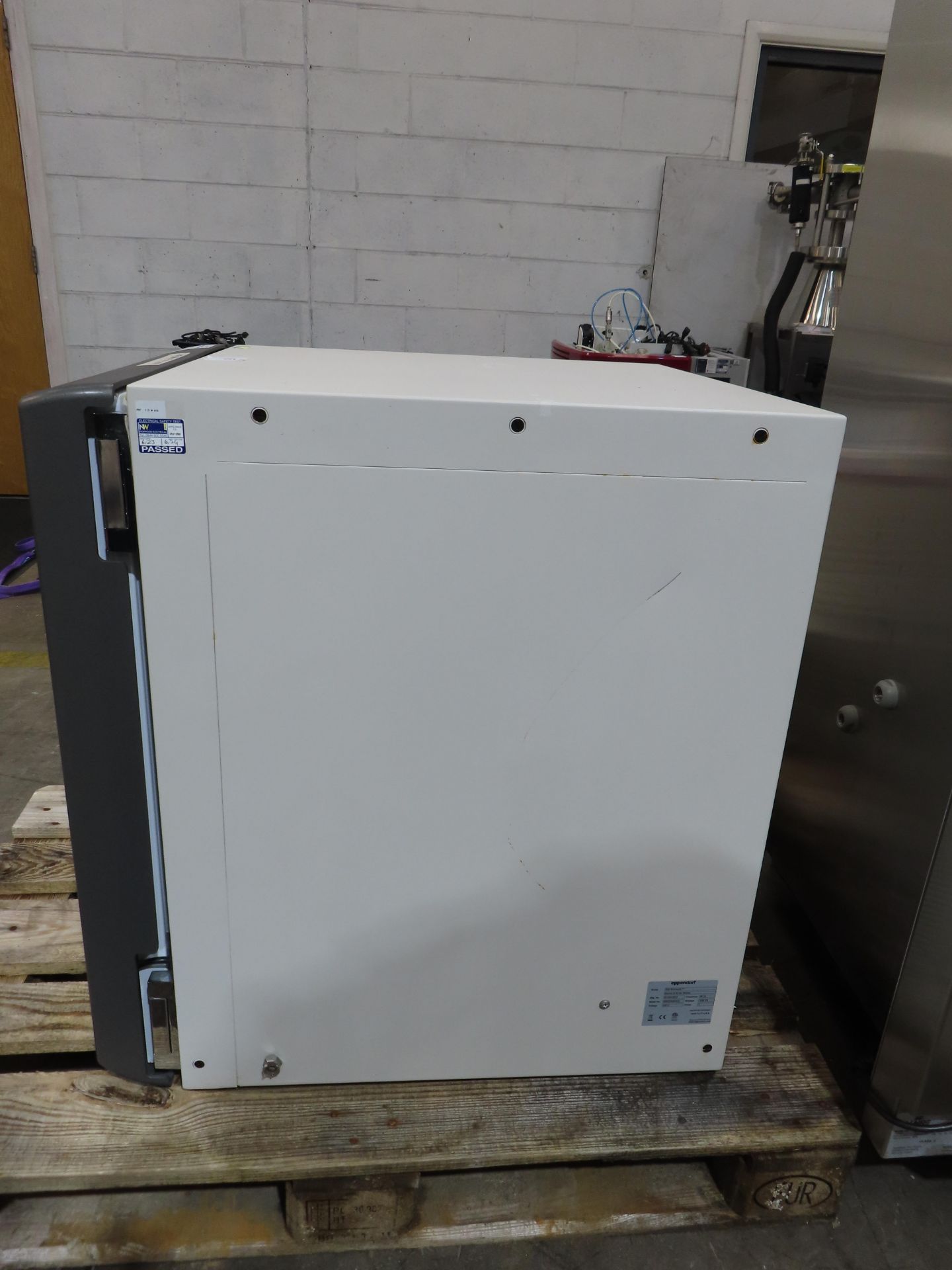 Eppendorf New Brunswick 'Innova 42 Shaker Series' Incubator - Image 5 of 7