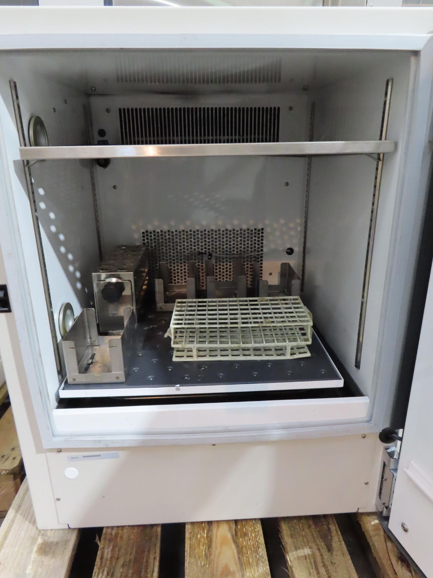 Eppendorf New Brunswick 'Innova 42 Shaker Series' Incubator - Image 7 of 7