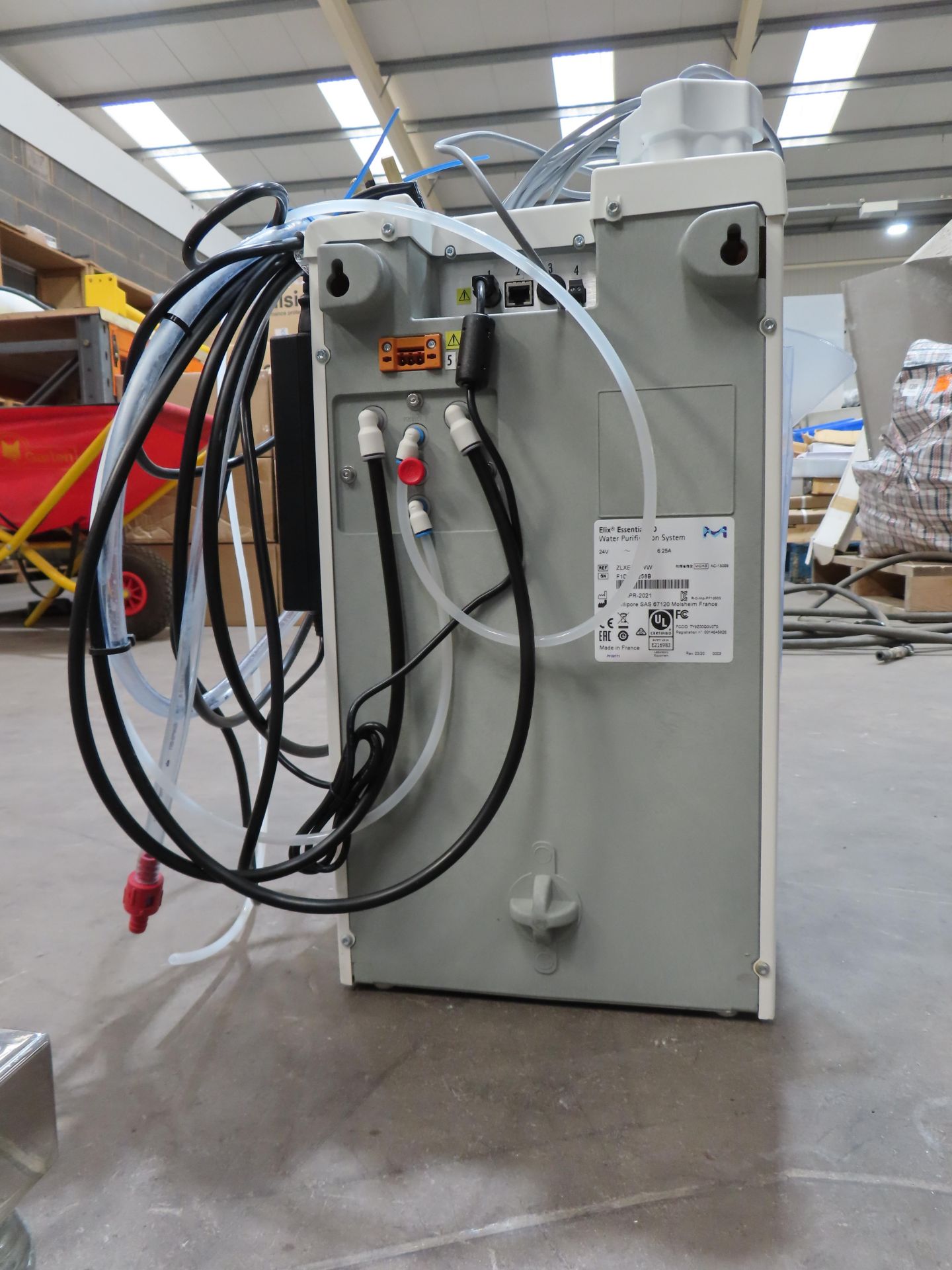 Elix Essential 10 Water Purification System. S/N: FIDB82258B, Year: 2021 - Image 4 of 6