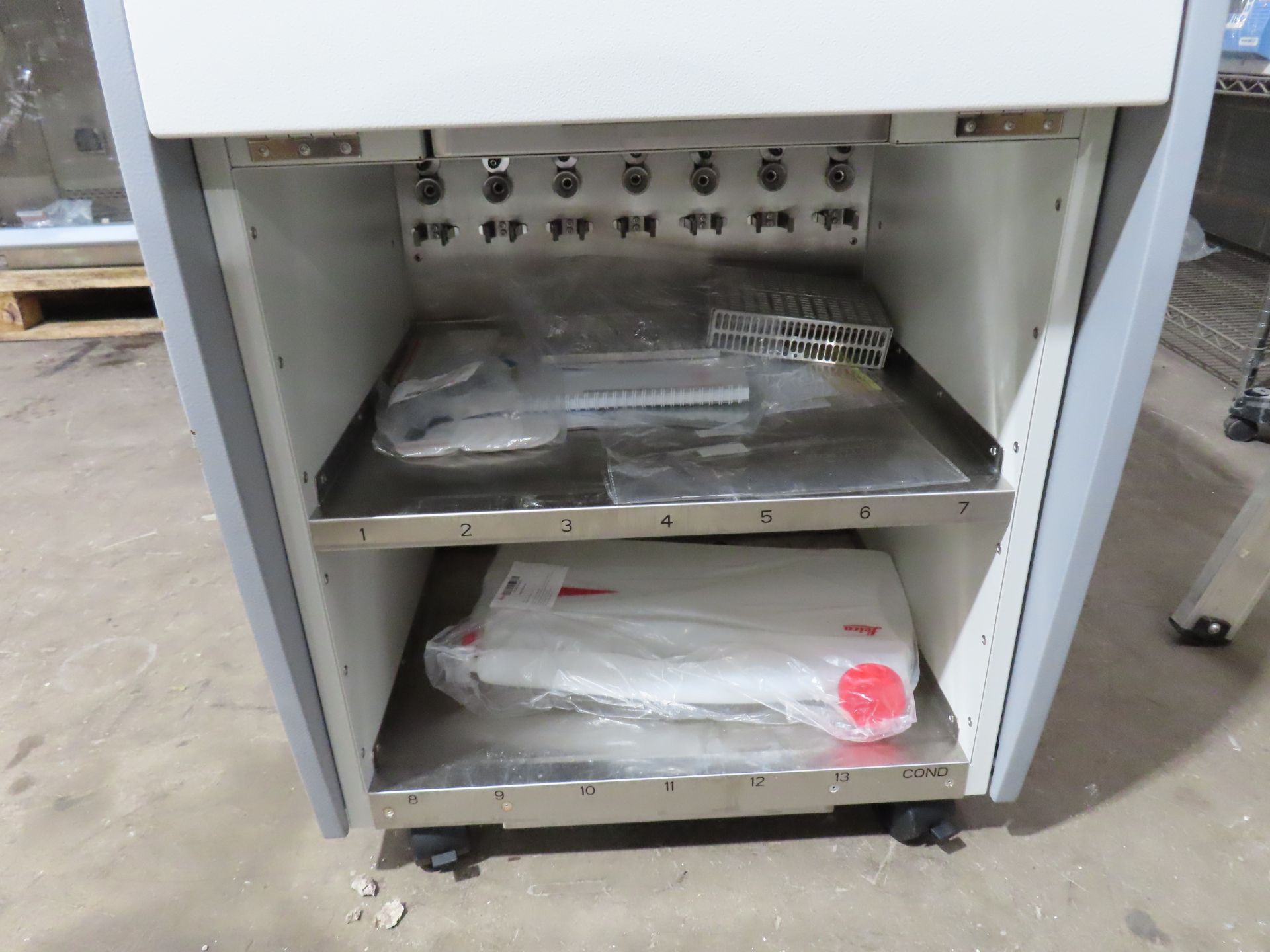 Leica Histo Core Pearl Tissue Processor - YOM: 2023, S/N: 1398. Please note there is a £15 plus VAT - Image 7 of 10