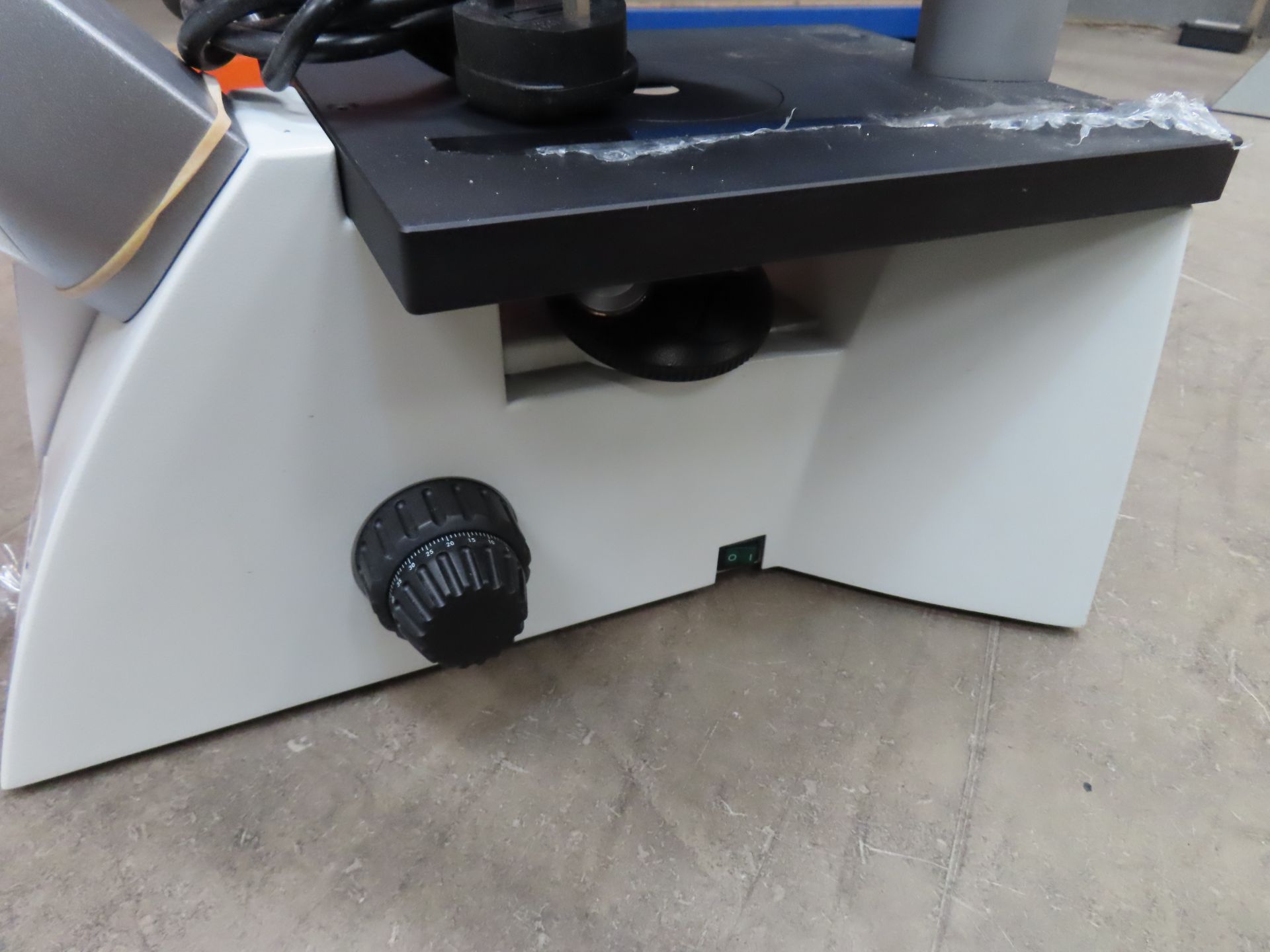 Leica DMi1 Inverted Microscope, Year: 2021, S/N: 531595 - Image 5 of 5