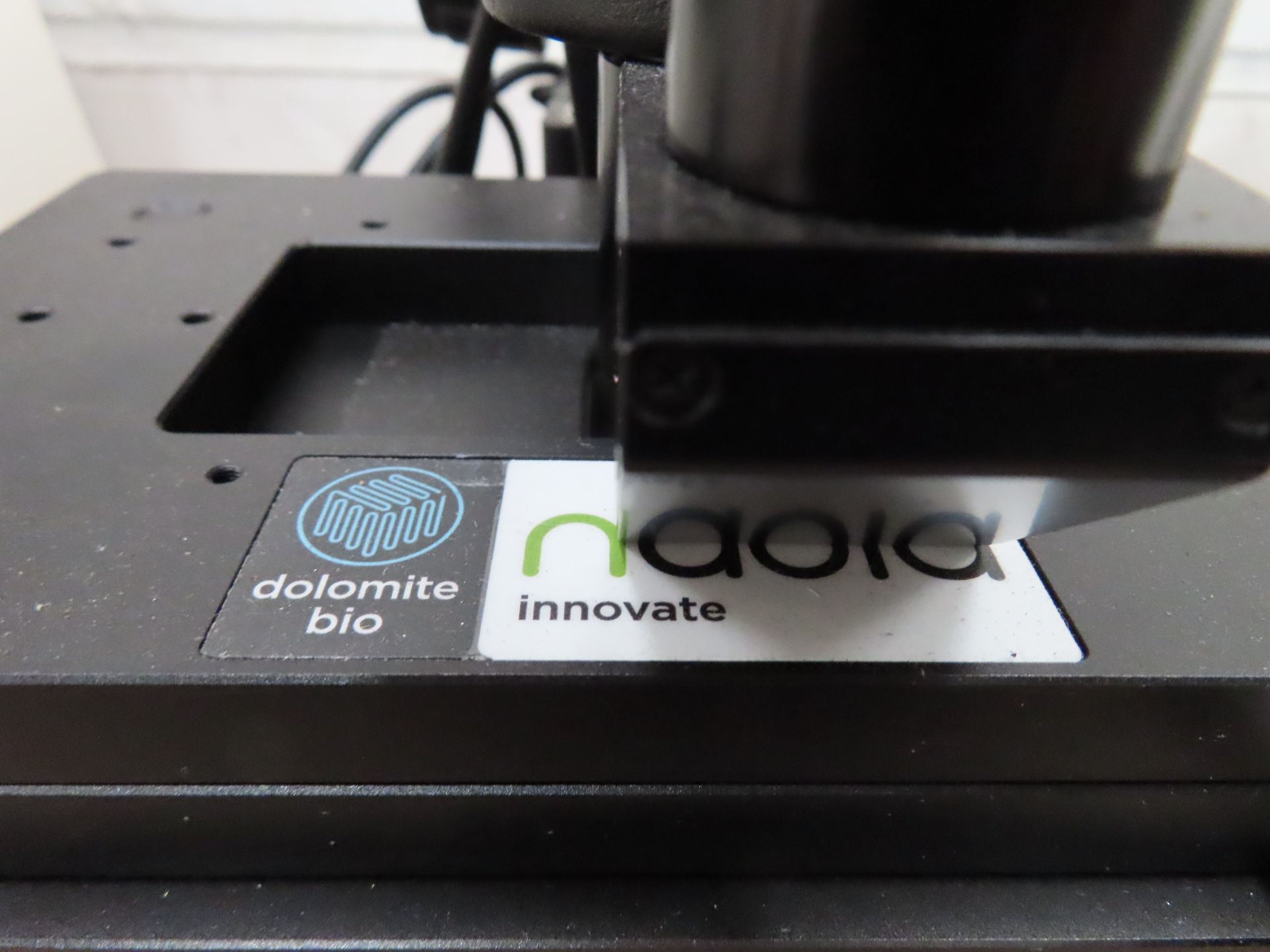Dolomite Bio Nadia Innovate Microfluidic Workstation - Image 4 of 5