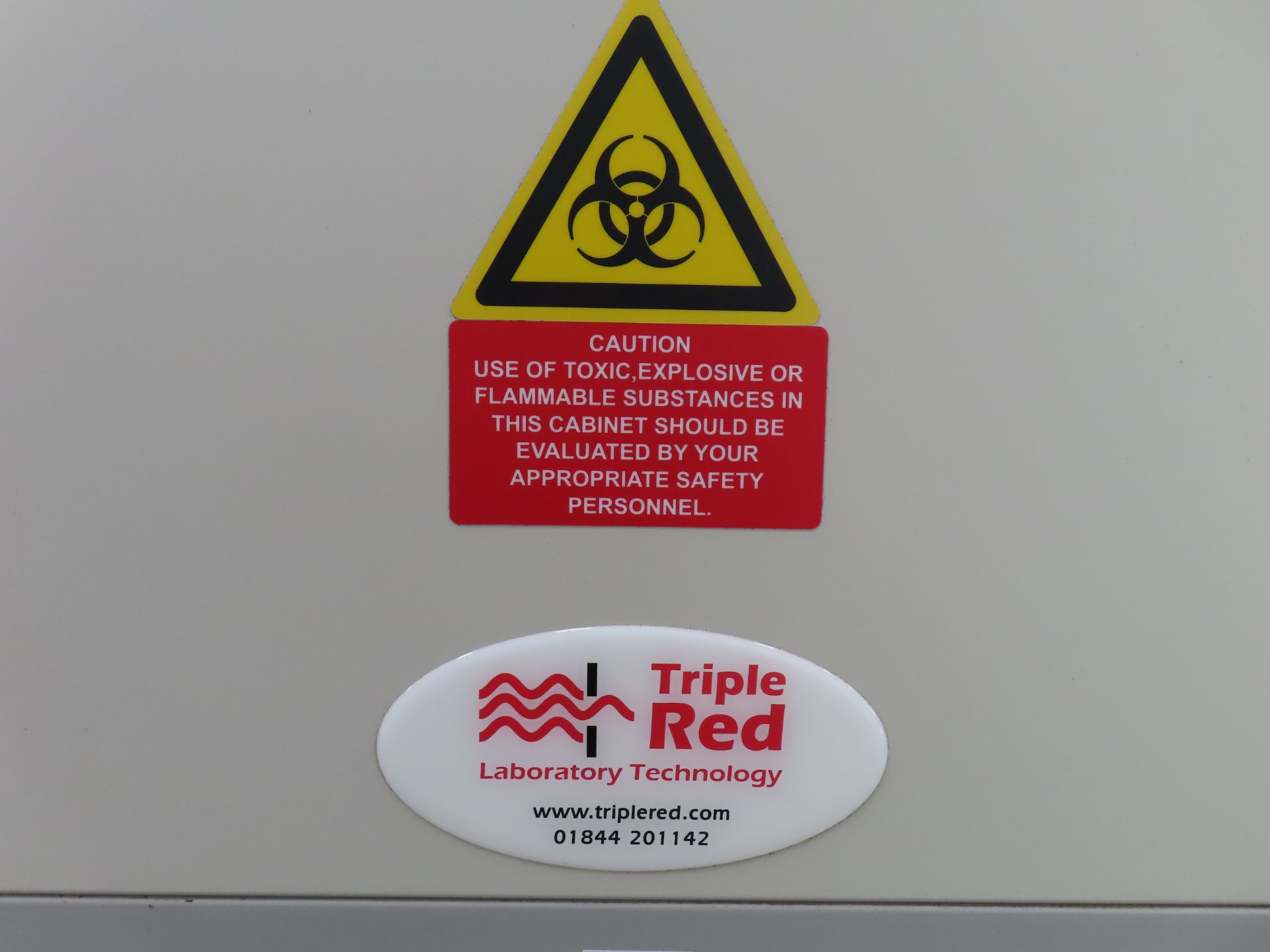 Nuaire Labguard Biological Safety Cabinet (class 2) 1365 x 850 x 1525mm - Image 3 of 8