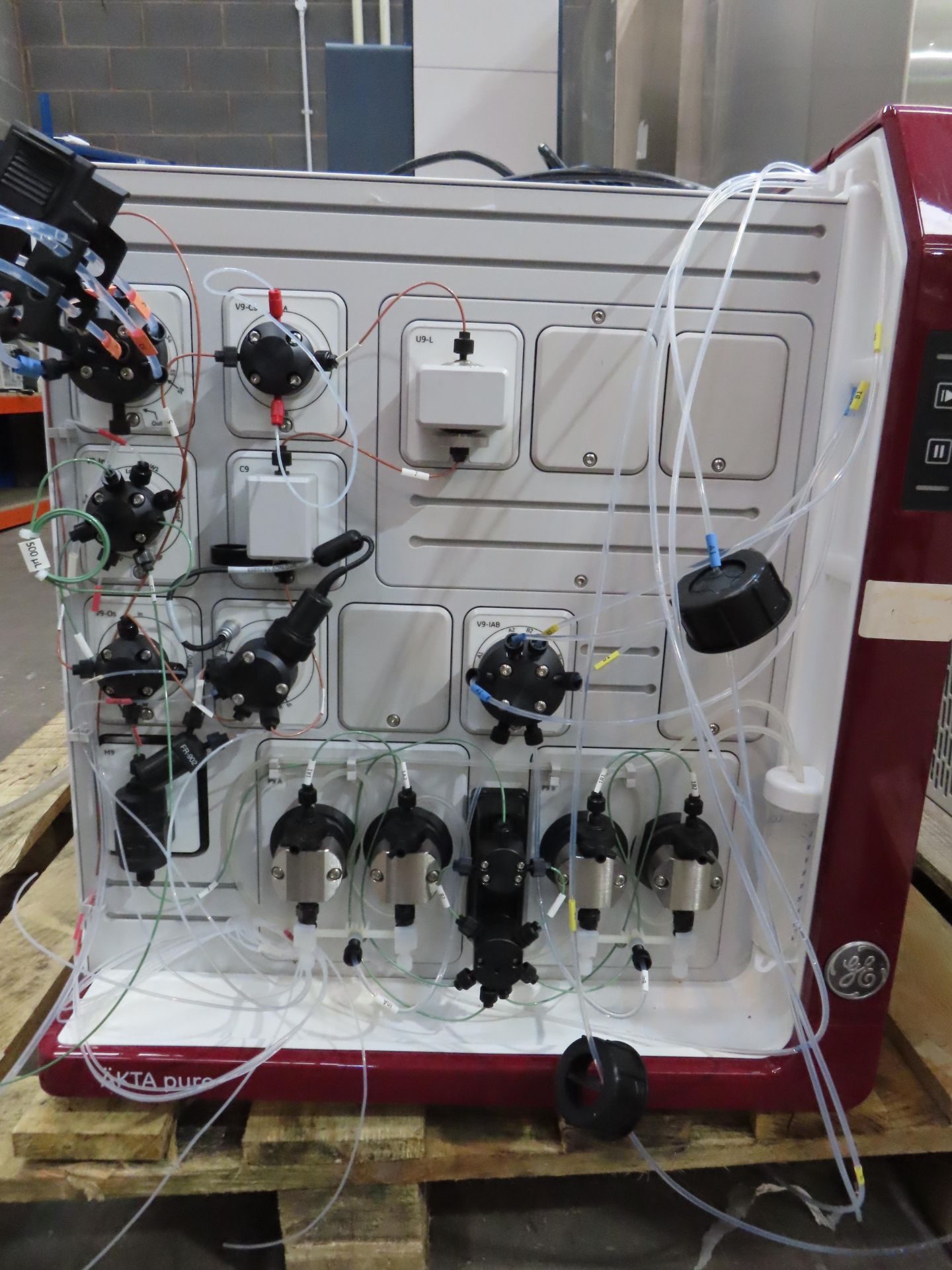 GE Healthcare Atka Pure Benchtop Chromatography System. Year: 07/2018, S/N 2390700 - Image 2 of 7