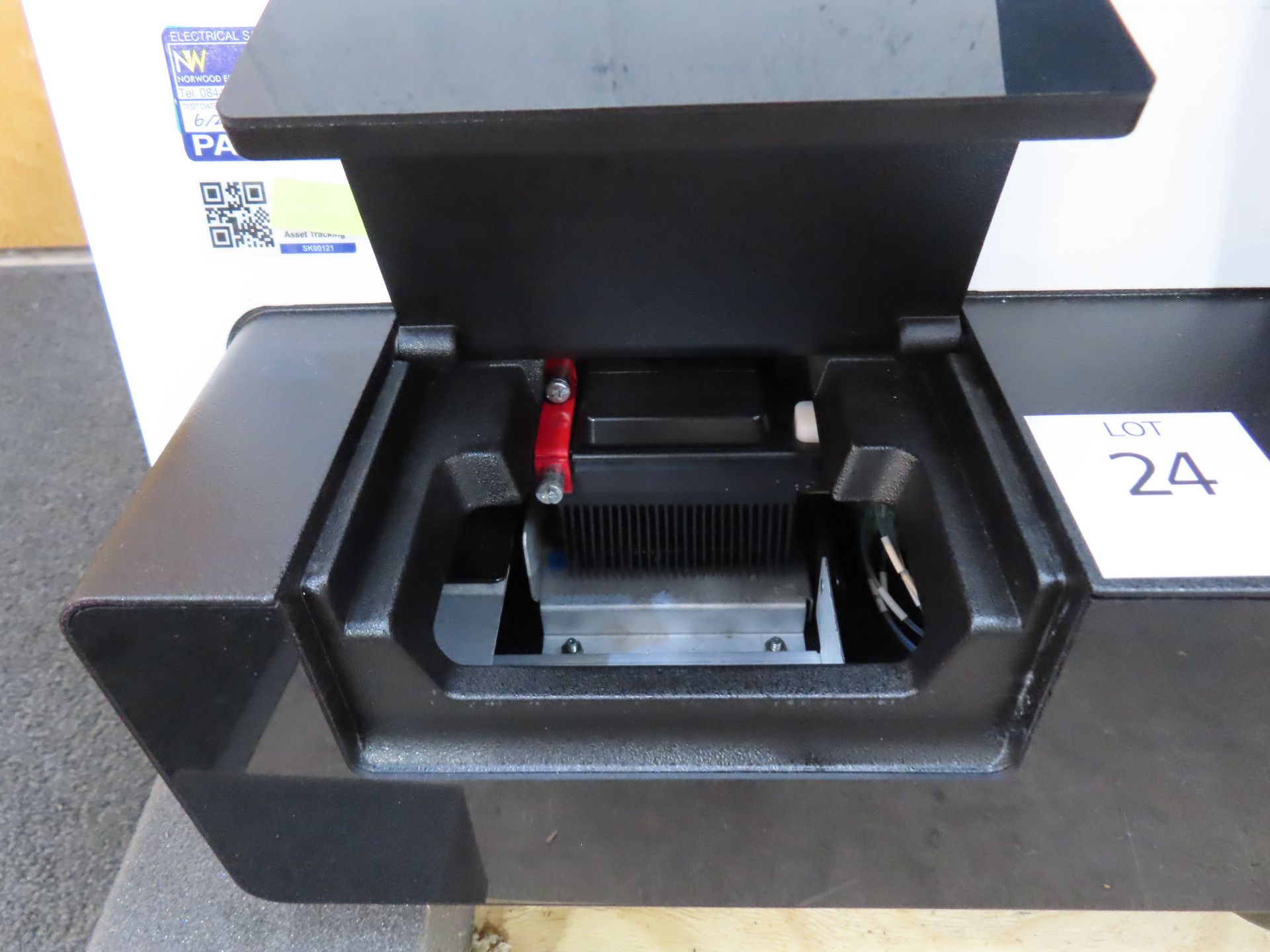 Illumina Miseq Compact Benchtop Sequencer - Comes with System Guide. S/N: SY/410-1003 - Image 4 of 8