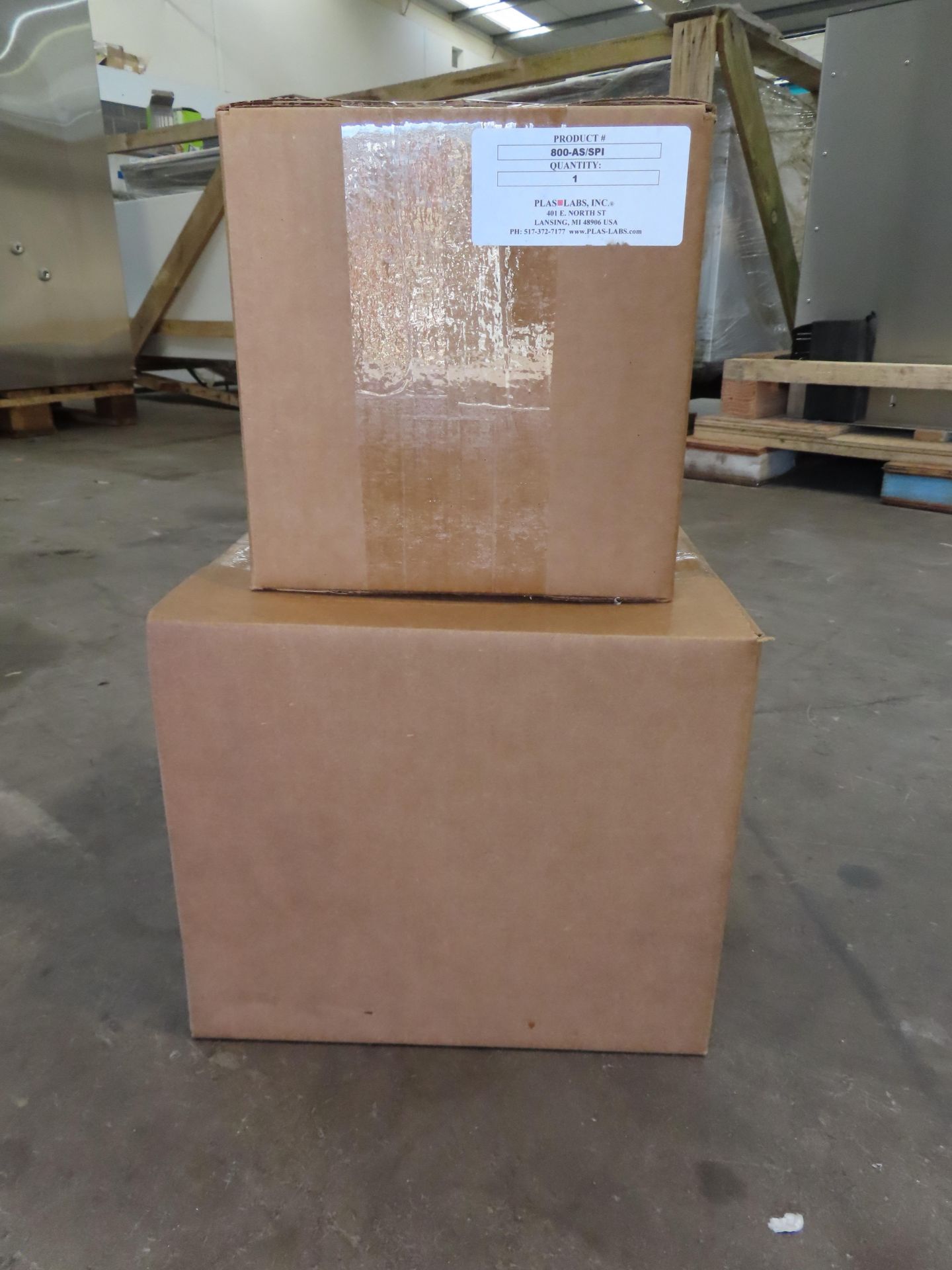 An Anerobic Chamber/Sealed Isolation Glove Box with airlock transfer chamber, dual pressure gauges, - Image 8 of 9