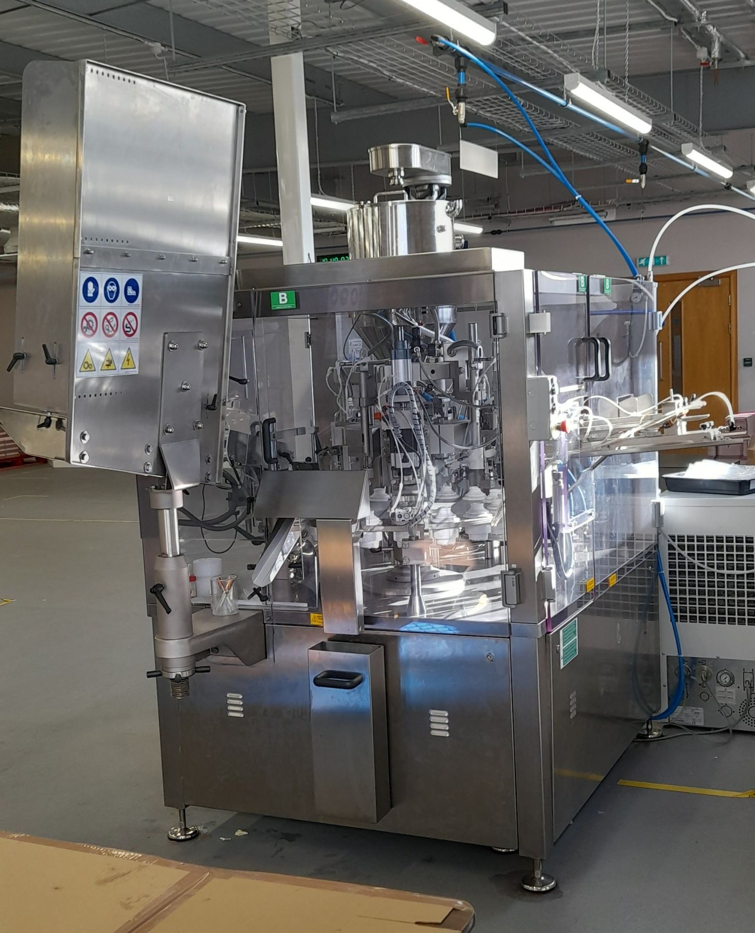 Axomatic AXO1600 lipstick filling machine Serial Number 03041682020 ...