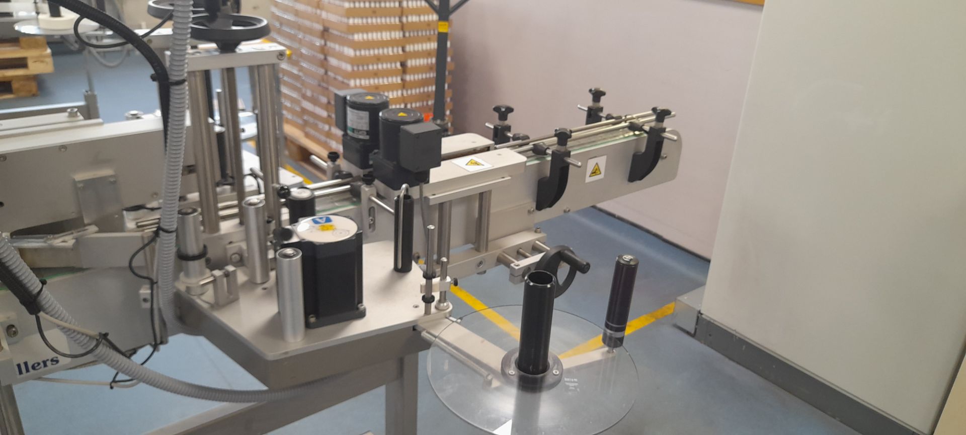 Eme Raffle Machine EME Series 2000 passthrough labelling machine with MO-3000-S4-S2 ...