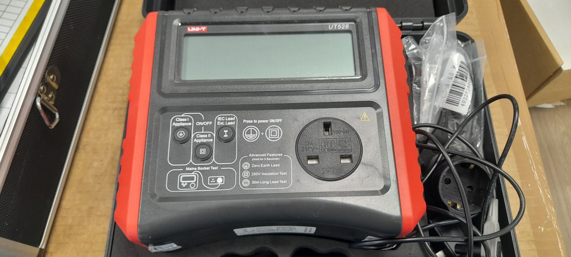 UNI-T UT528 PAT Tester, Serial Number 820002980 & Microwave Leakage Detector. Located on first - Image 2 of 4