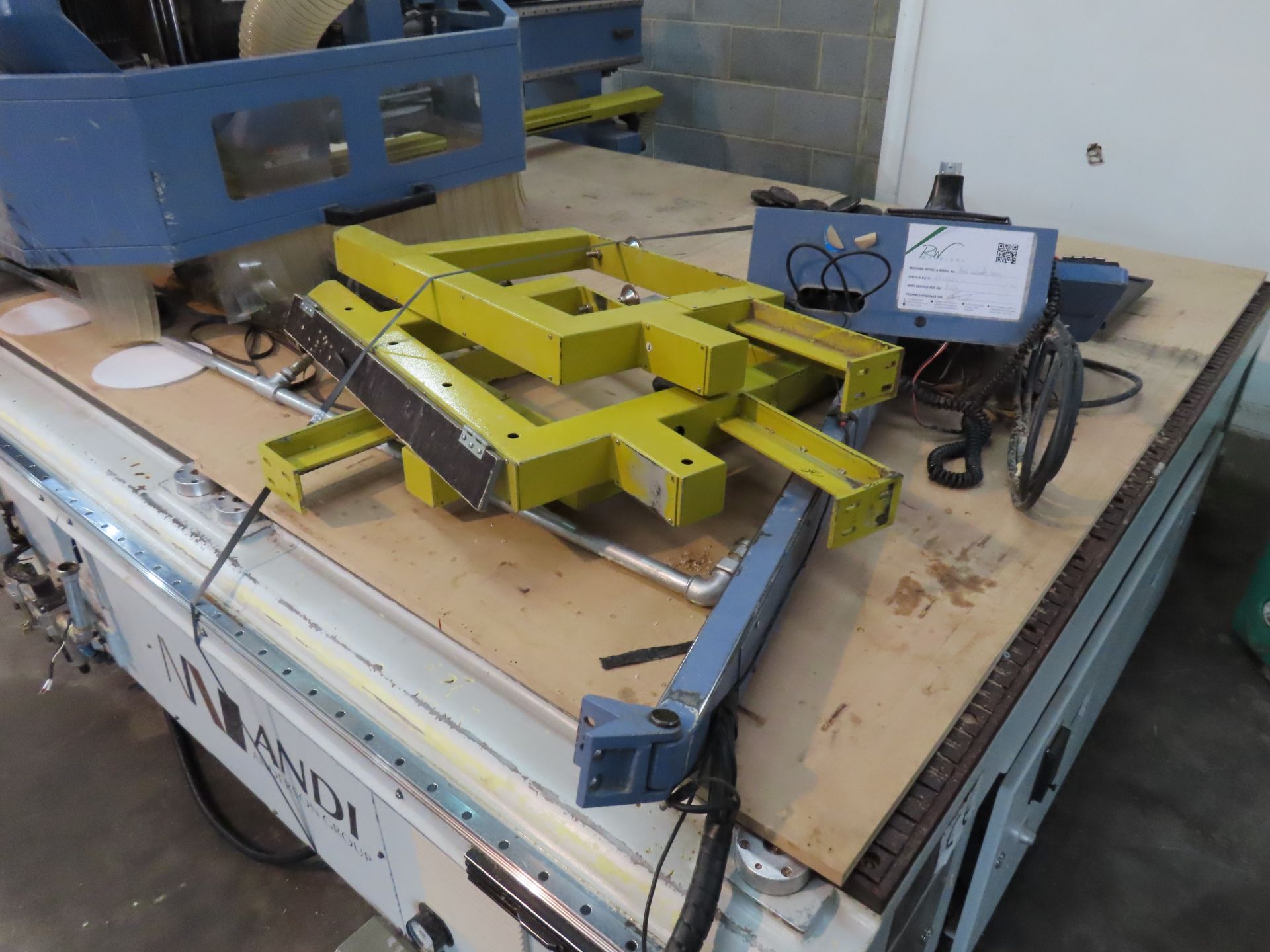 An Anderson Selexx/Pro XL CNC Router, YOM: 2009. Work area / vacuum ...