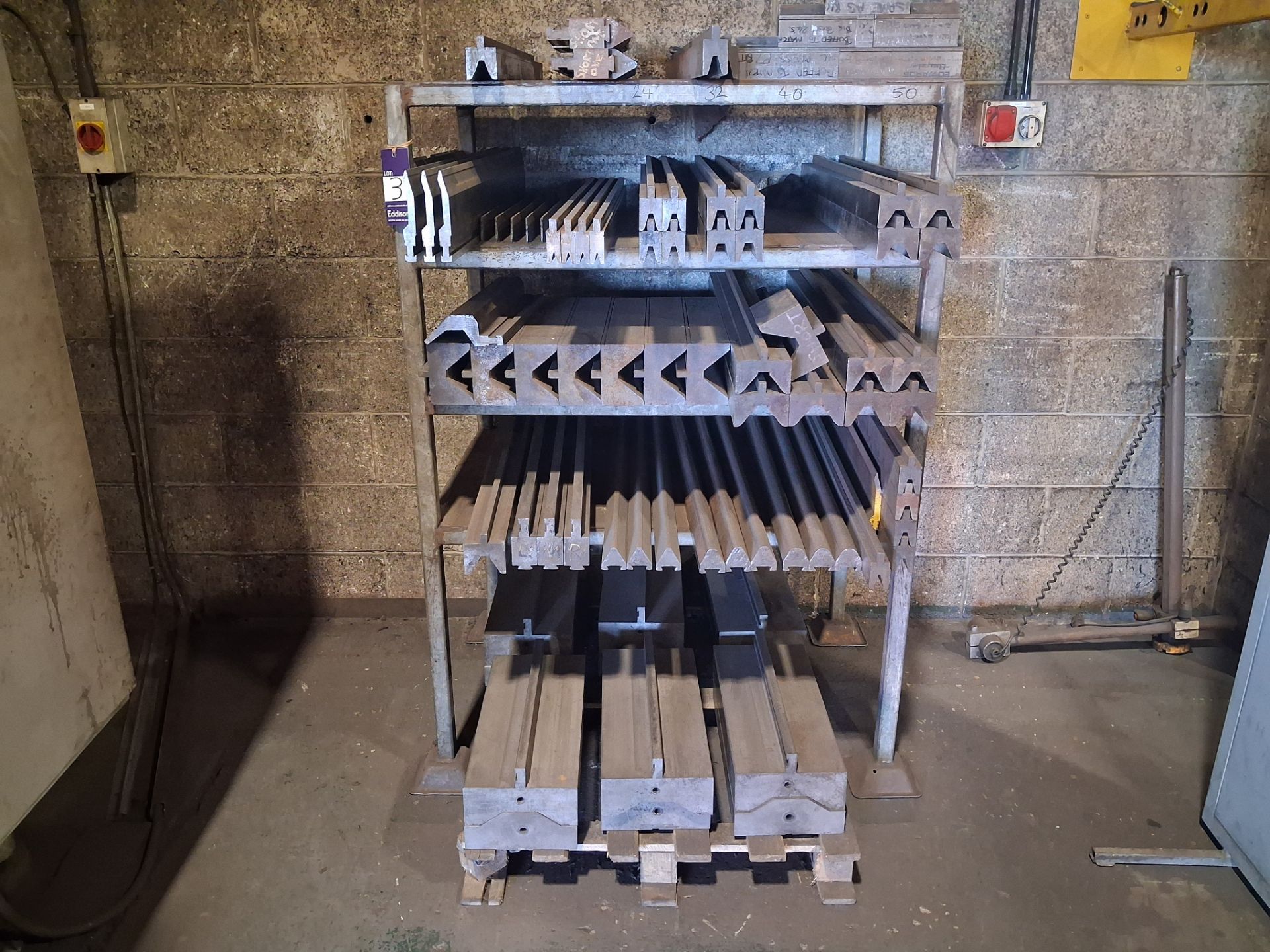 Break Rack Tools Qty of Pressbrake Tooling. Rack included - 1080mm x 750mm x 1560mm High