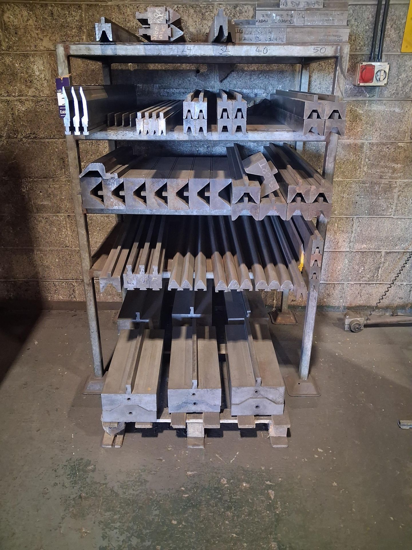 Break Rack Tools Qty of Pressbrake Tooling. Rack included - 1080mm x 750mm x 1560mm High