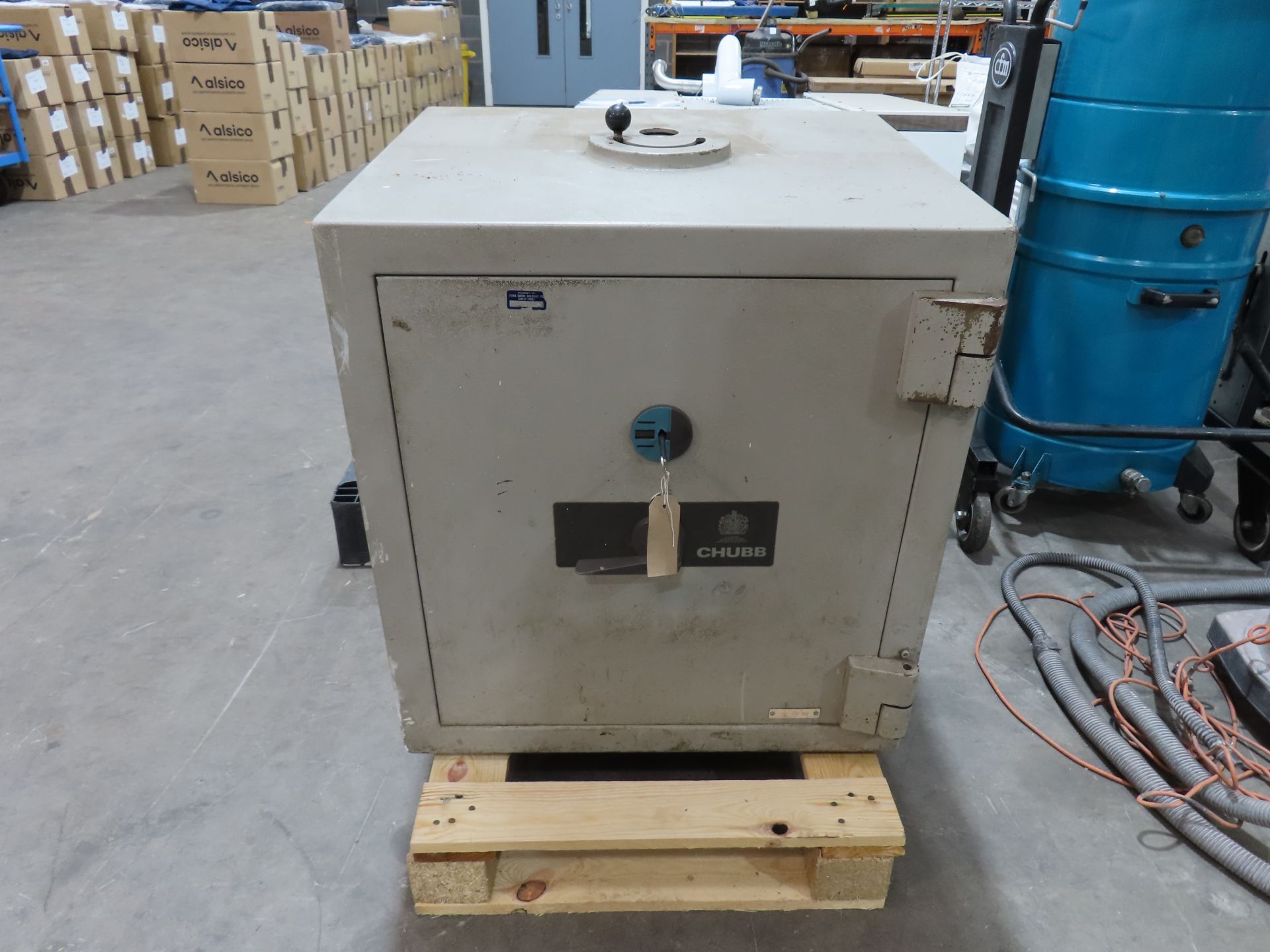 Chubb VZ2-2H-75-002 safe with 2x keys. - Image 7 of 7