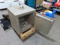 Chubb VZ2-2H-75-002 safe with 2x keys.