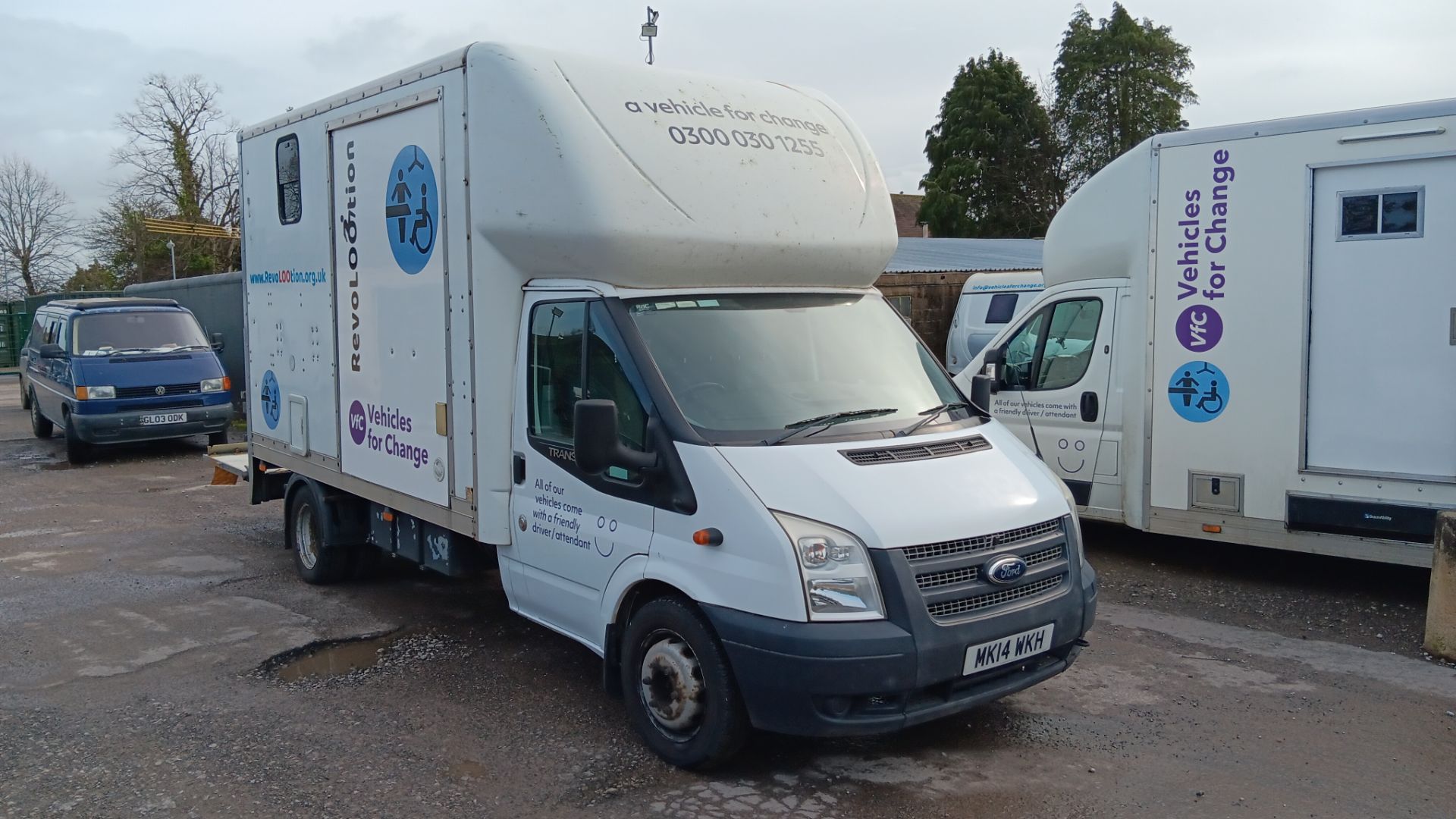 Transit 100 T350 Rwd Ford Transit 100 T350 RWD Luton van, registration MK14 WKH, odometer ...