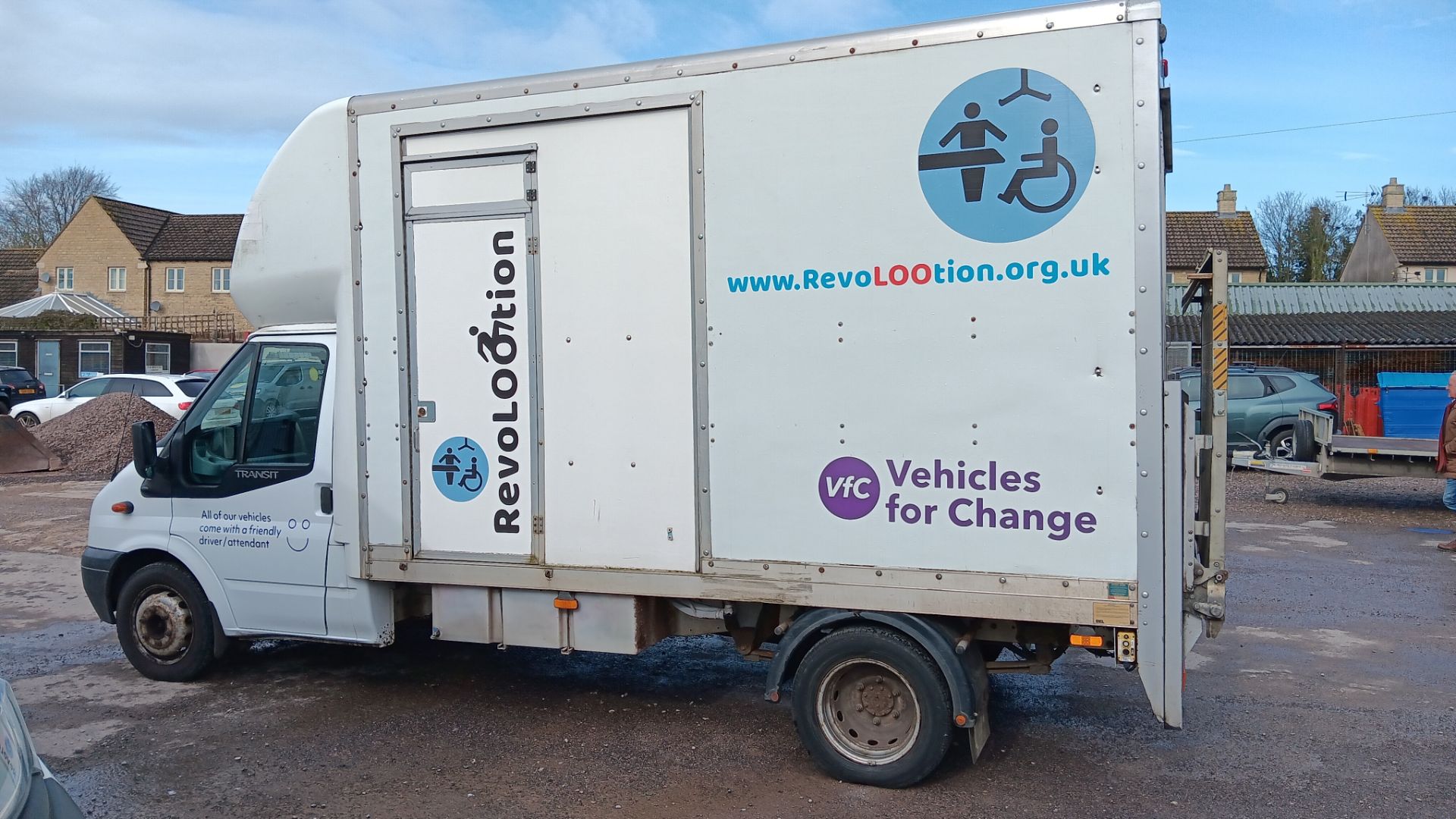 Transit 100 T350 Rwd Ford Transit 100 T350 RWD Luton van, registration MK14 WKH, odometer ...