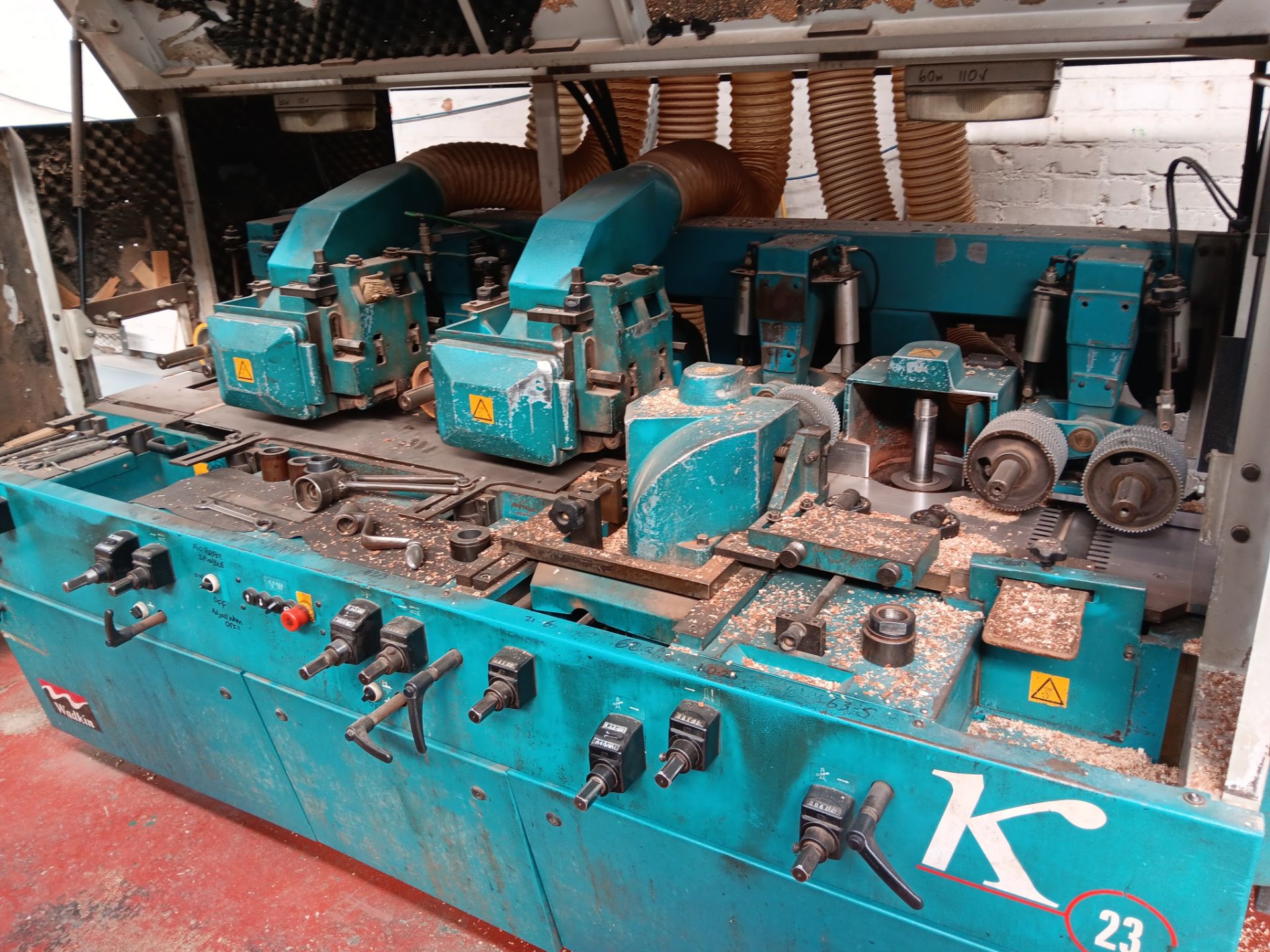 Wadkin K23 Planer/Moulder, serial number 98/8042, year 1998 to include: Steel stillage, steel framed - Image 7 of 17