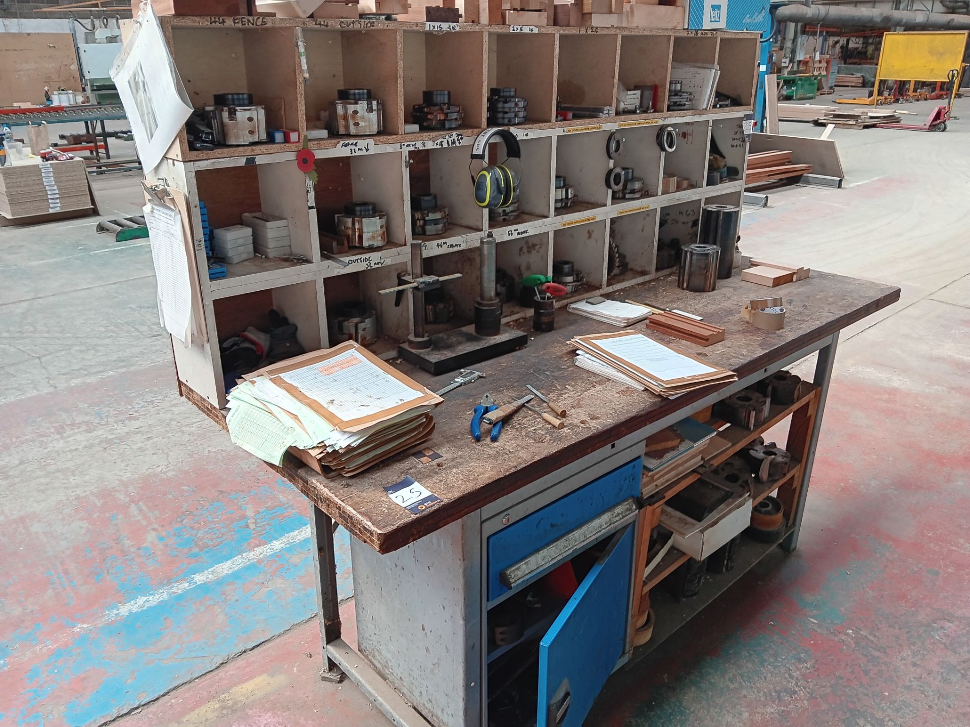 Wadkin K23 Planer/Moulder, serial number 98/8042, year 1998 to include: Steel stillage, steel framed - Image 13 of 17