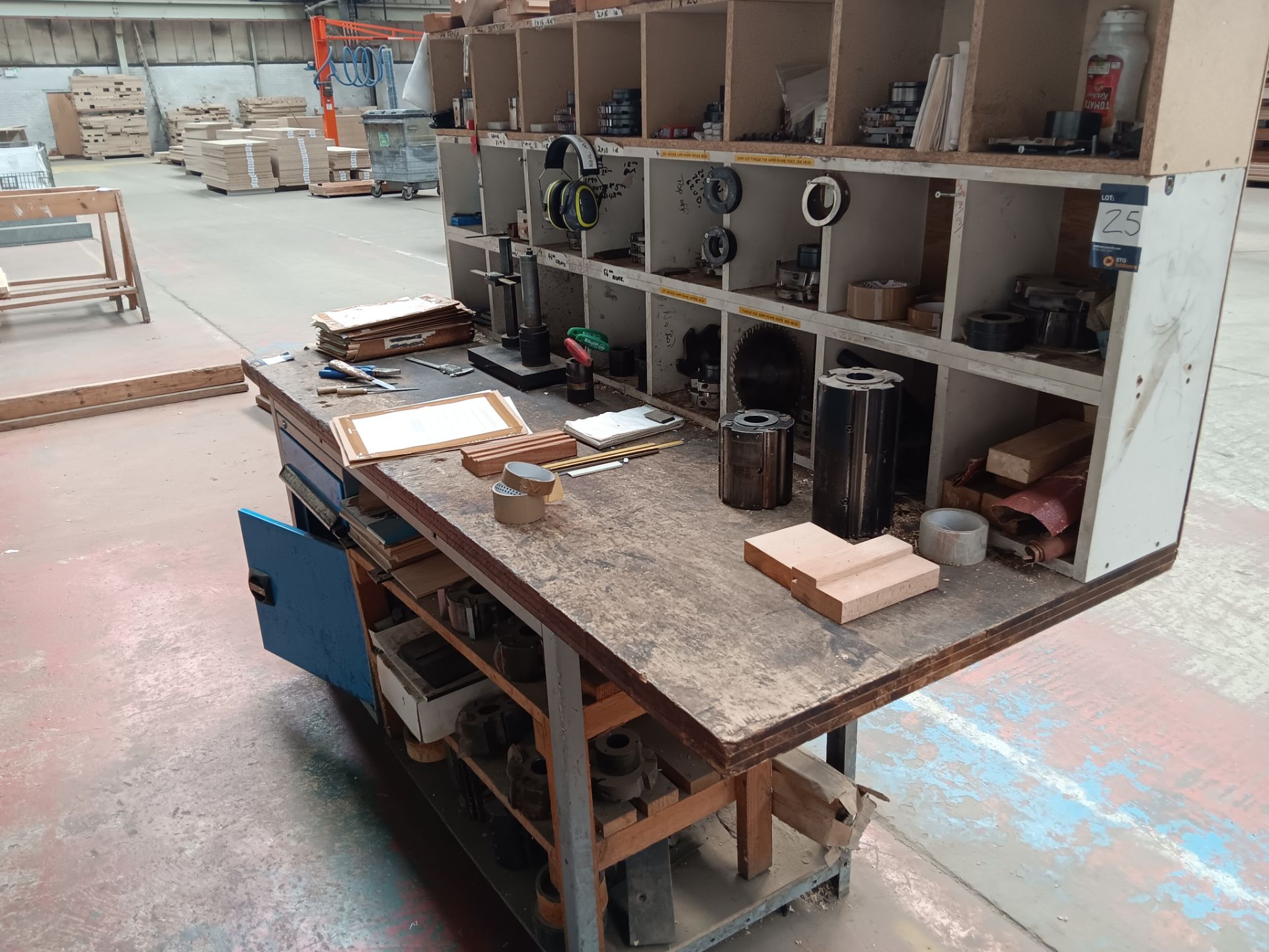 Wadkin K23 Planer/Moulder, serial number 98/8042, year 1998 to include: Steel stillage, steel framed - Image 16 of 17