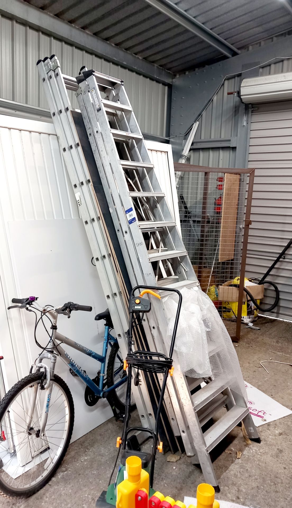 5x ladders (step & extension) - Image 2 of 3
