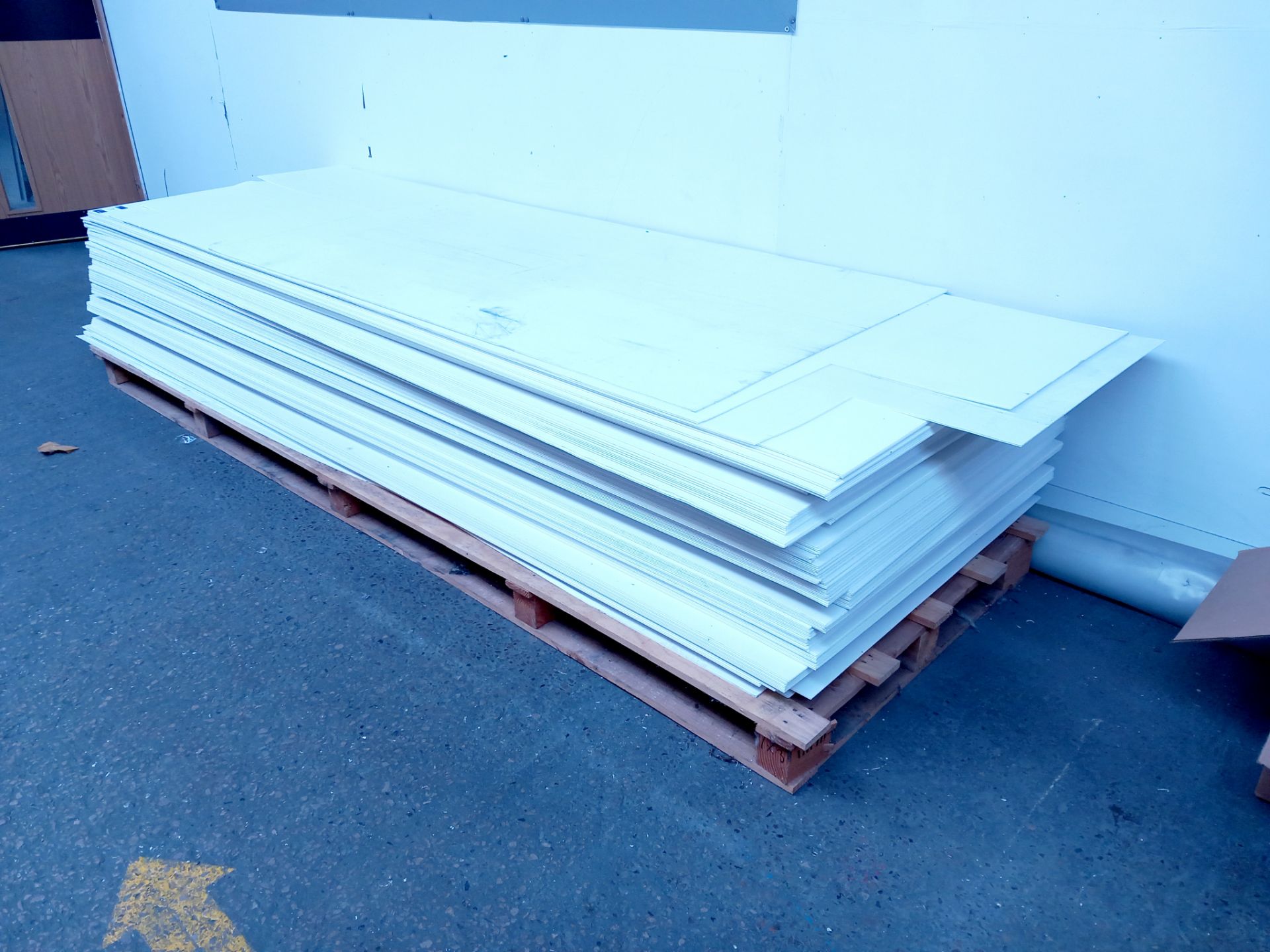 Qty fluted Correx sheets 2mm 3000 x 1000mm