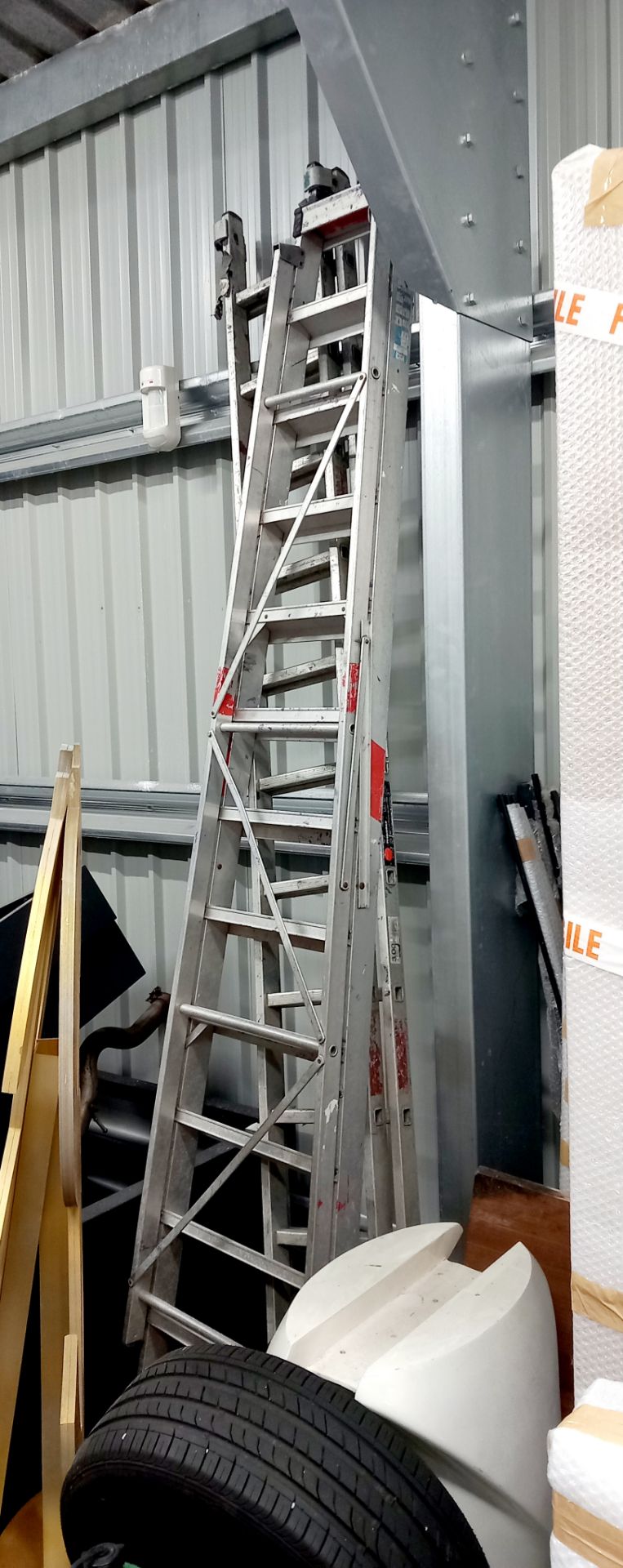 5x ladders (step & extension) - Image 3 of 3