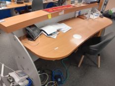 Reception desk. 2600mm (w) x 1000mm (d) x 1300mm (w) with operators chair,