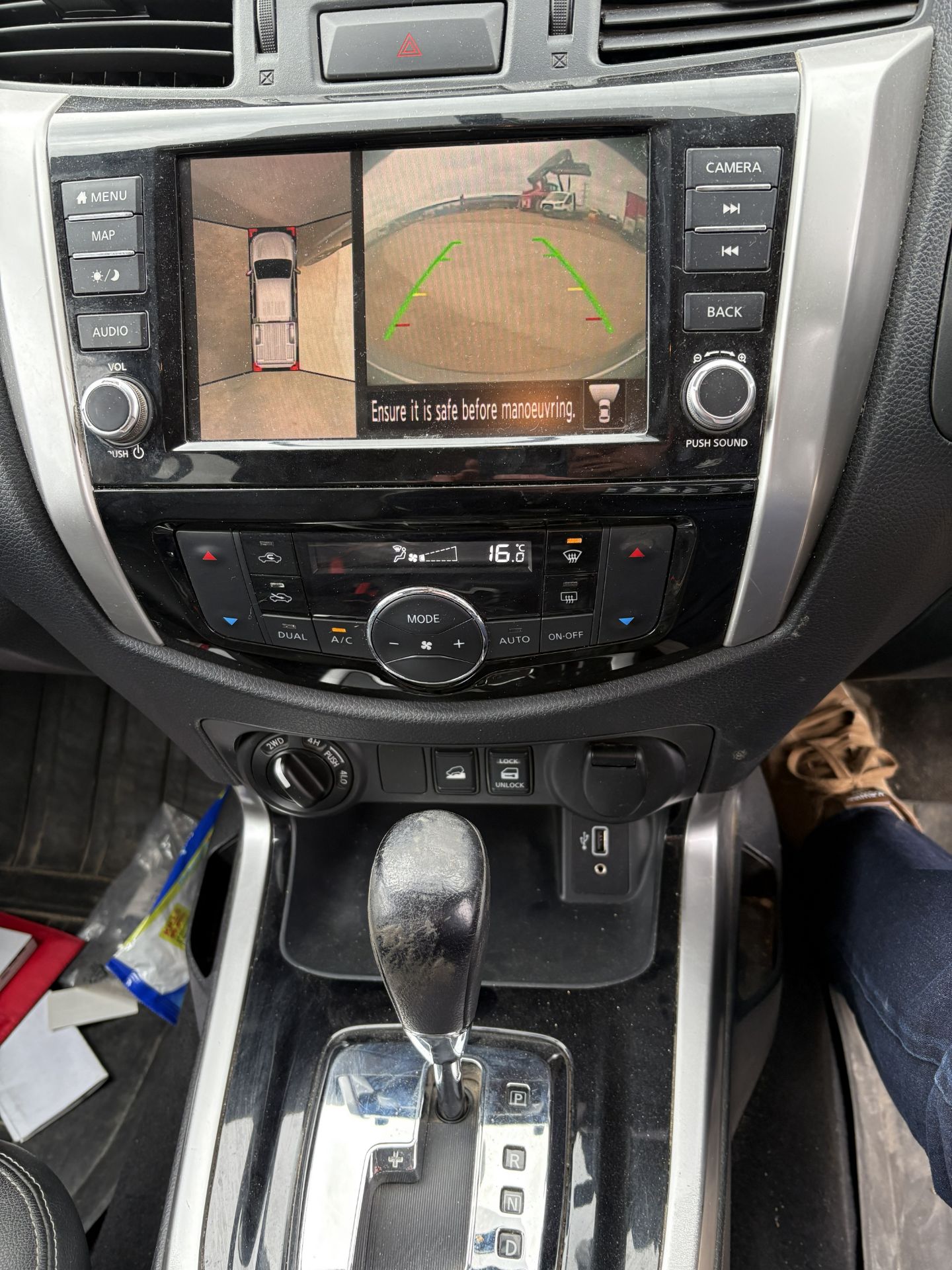 Nissan Navara Double Cab Pick Up Tekna 2.3dCi 190, Registration R555 PRS - Image 22 of 35