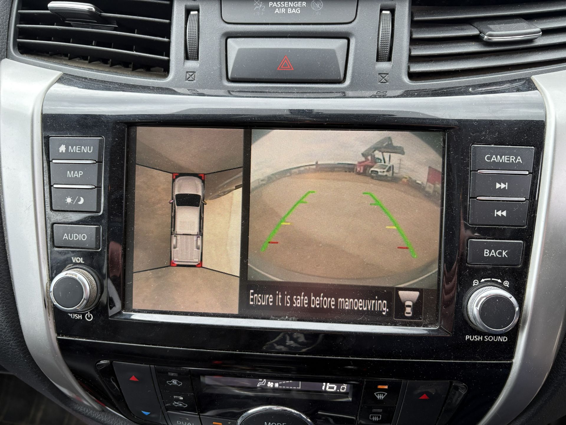 Nissan Navara Double Cab Pick Up Tekna 2.3dCi 190, Registration R555 PRS - Image 21 of 35