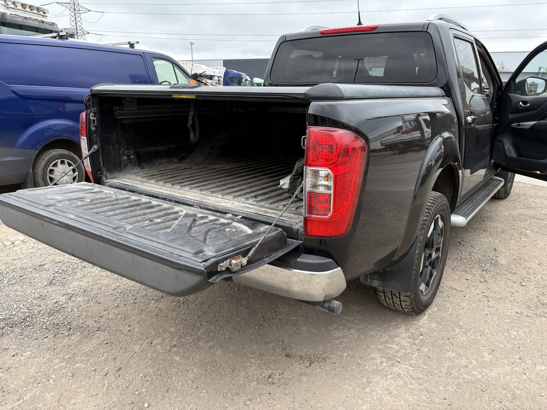 Nissan Navara Double Cab Pick Up Tekna 2.3dCi 190, Registration R555 PRS - Image 32 of 35