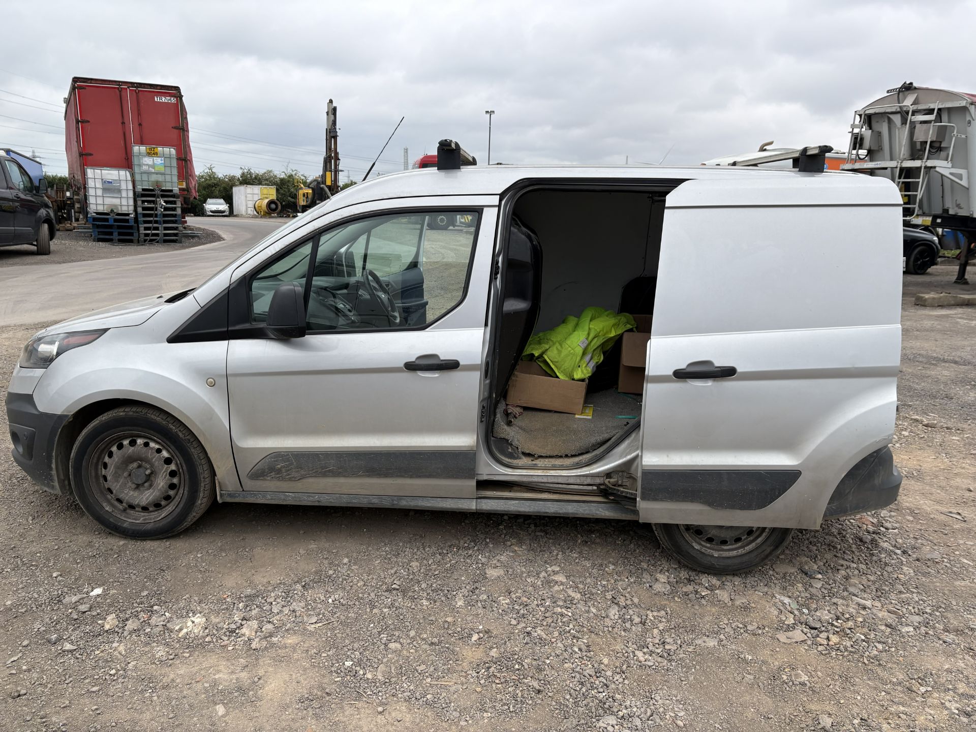Ford Transit Connect 200 L1 1.5 TDCi ECOnetic, Registration AV65 AXM - Image 15 of 17