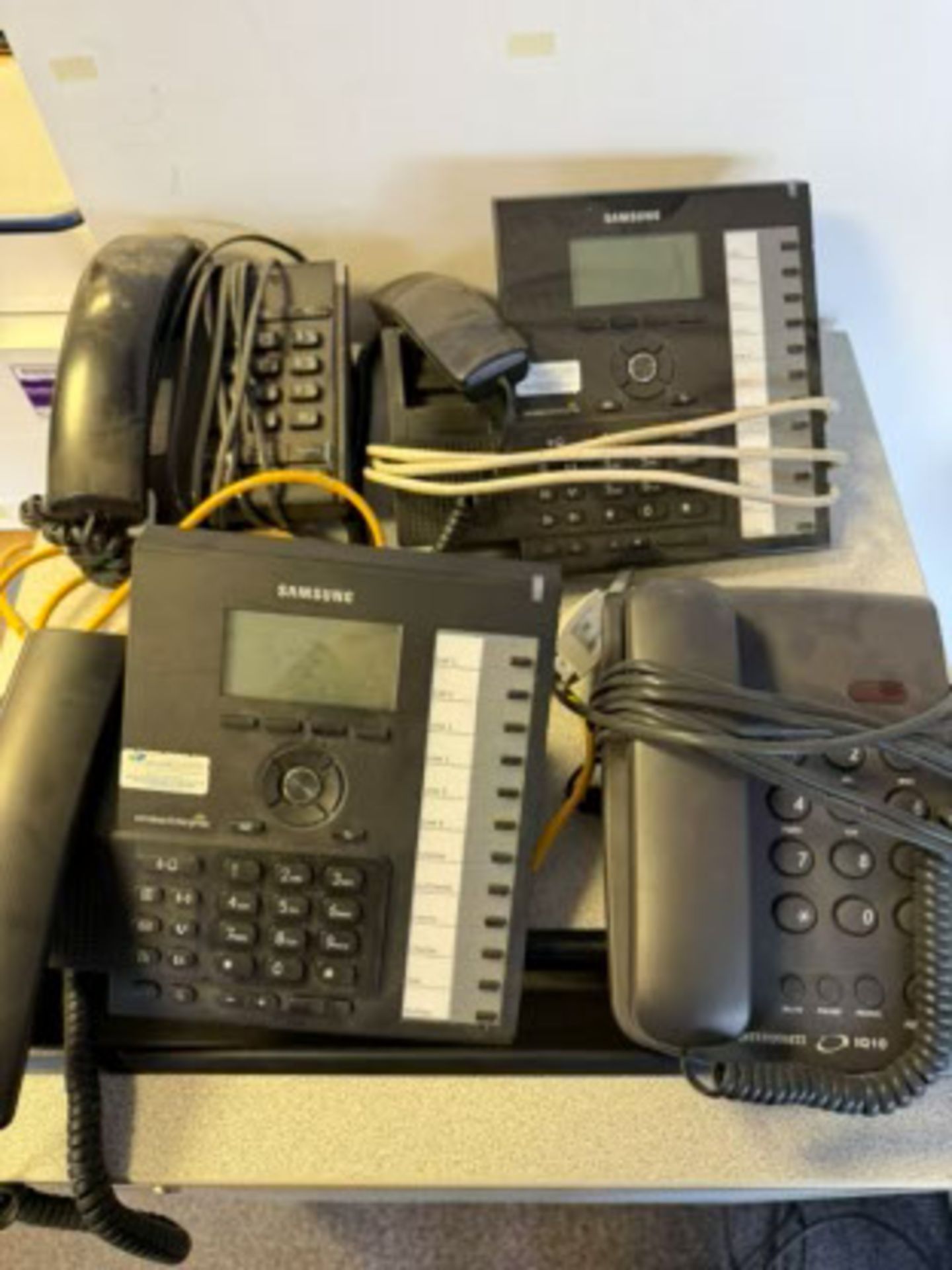 11x Internet Phones and a Hyperx Cloud Stinger Core Gaming Headset