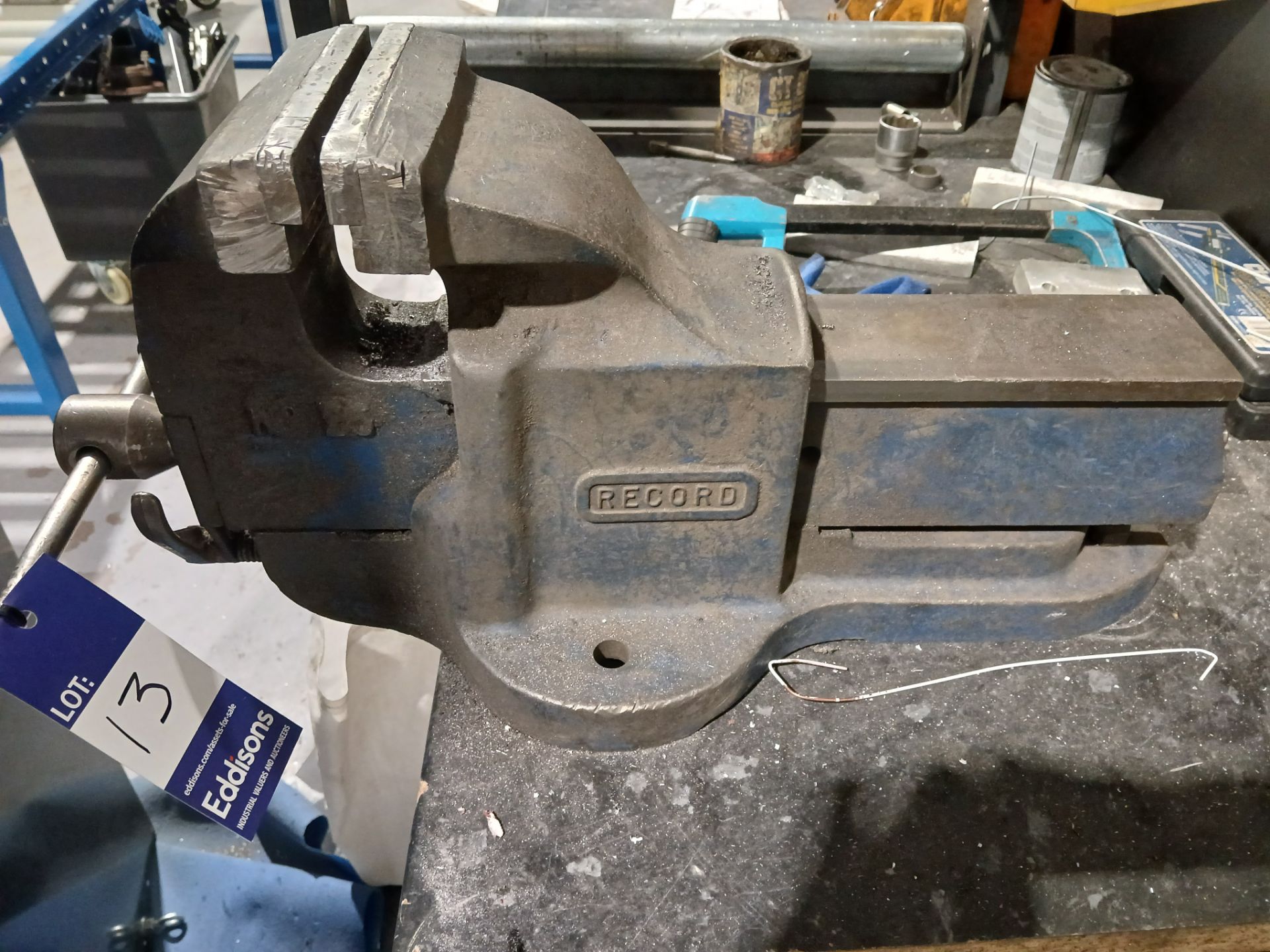 Record No 25 bench mounted vice, Purchaser to remove - Image 2 of 2