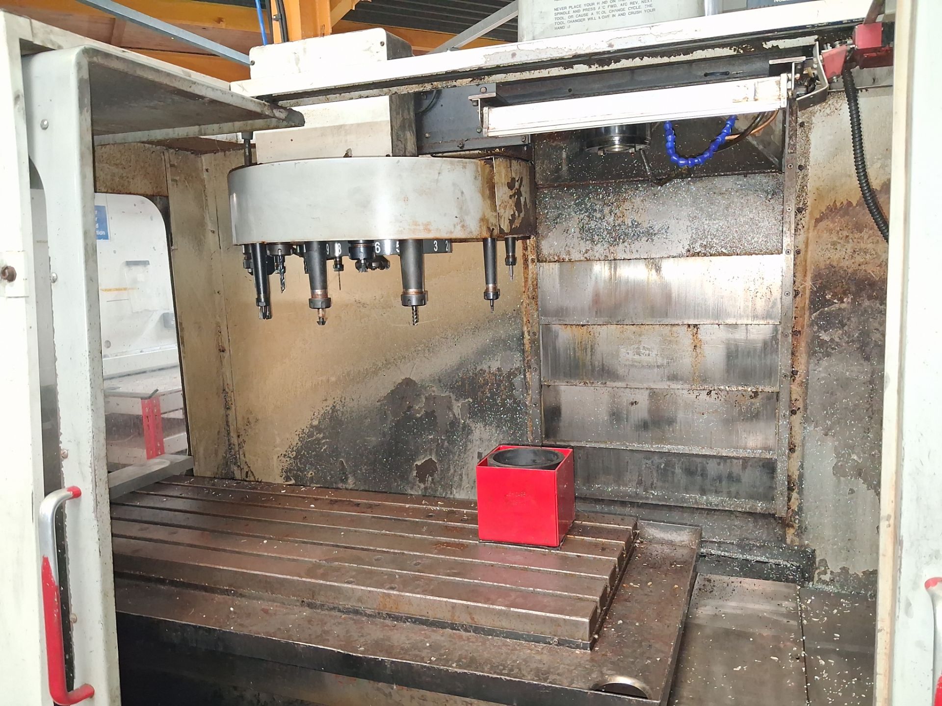 Year 2000 HAAS VF4 Vertical Milling Machine. Serial Number 19948. 415V - Image 5 of 8