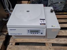 Eppendorf Model 5804 R Centrifuge