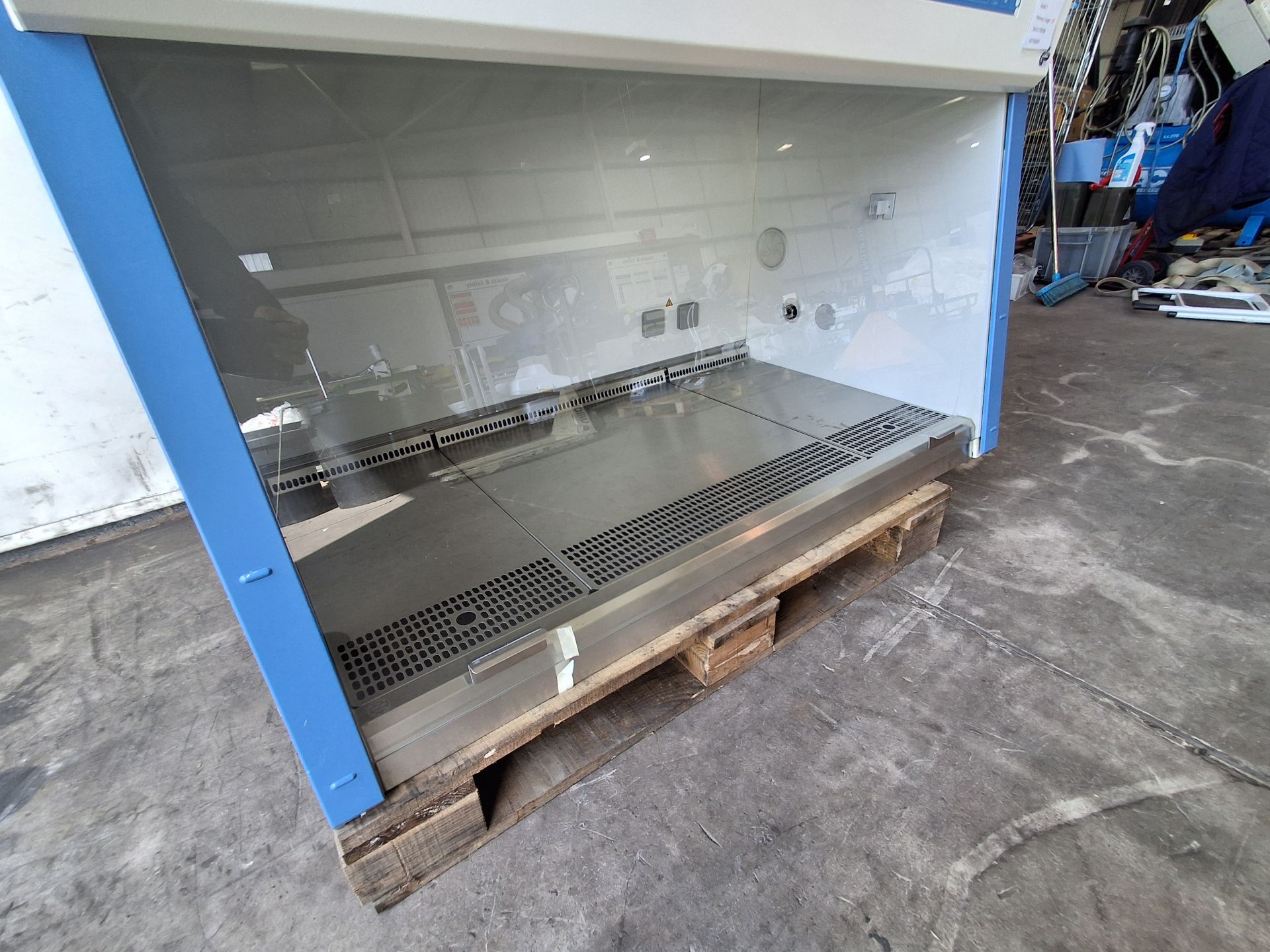 Thermo Scientific MSC Advantage 1.2m Class 2 Biological Safety Cabinet. Working Volume 1200mm X 780m - Image 3 of 7