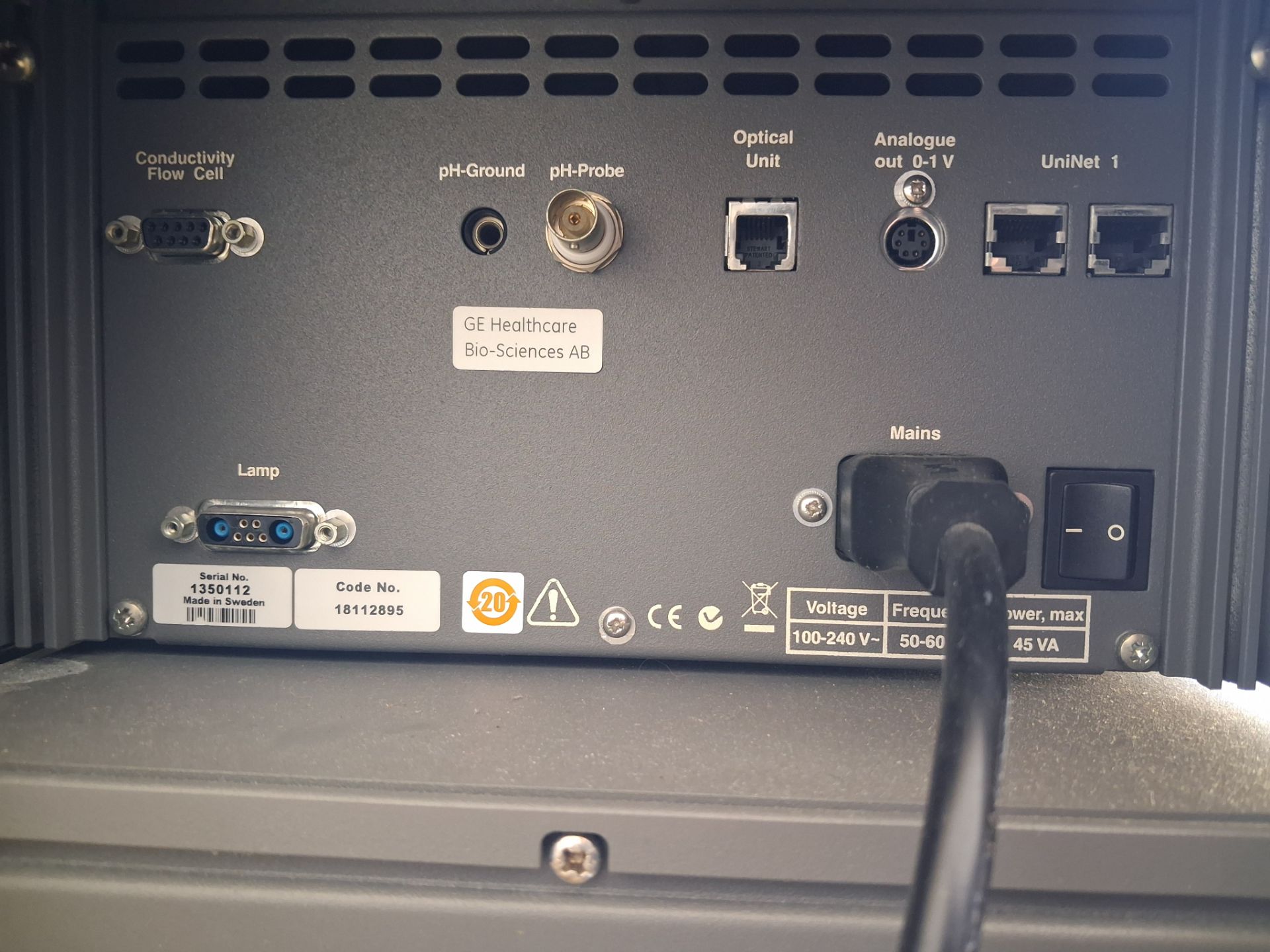 GE UPC-900 Monitor Unit & P-920 Purifier for Liquid Chromatography - Image 3 of 4
