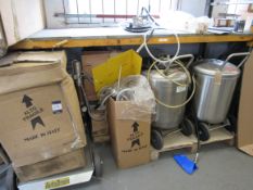 Quantity various vessels