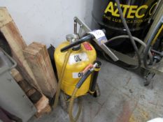 Oil vessel